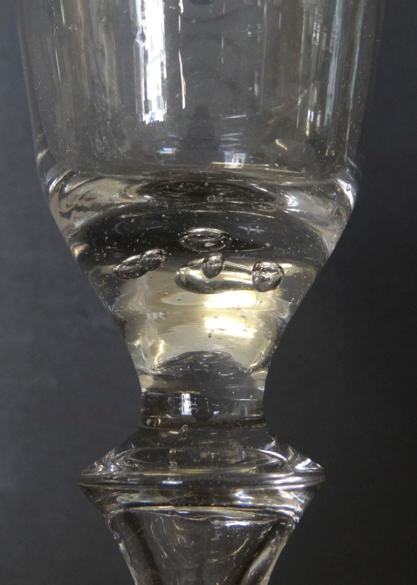 grossesw Barock-Weinglas, mit Luftblasen, H-18 cm, sammelwürdige Erhaltun - Bild 5 aus 6