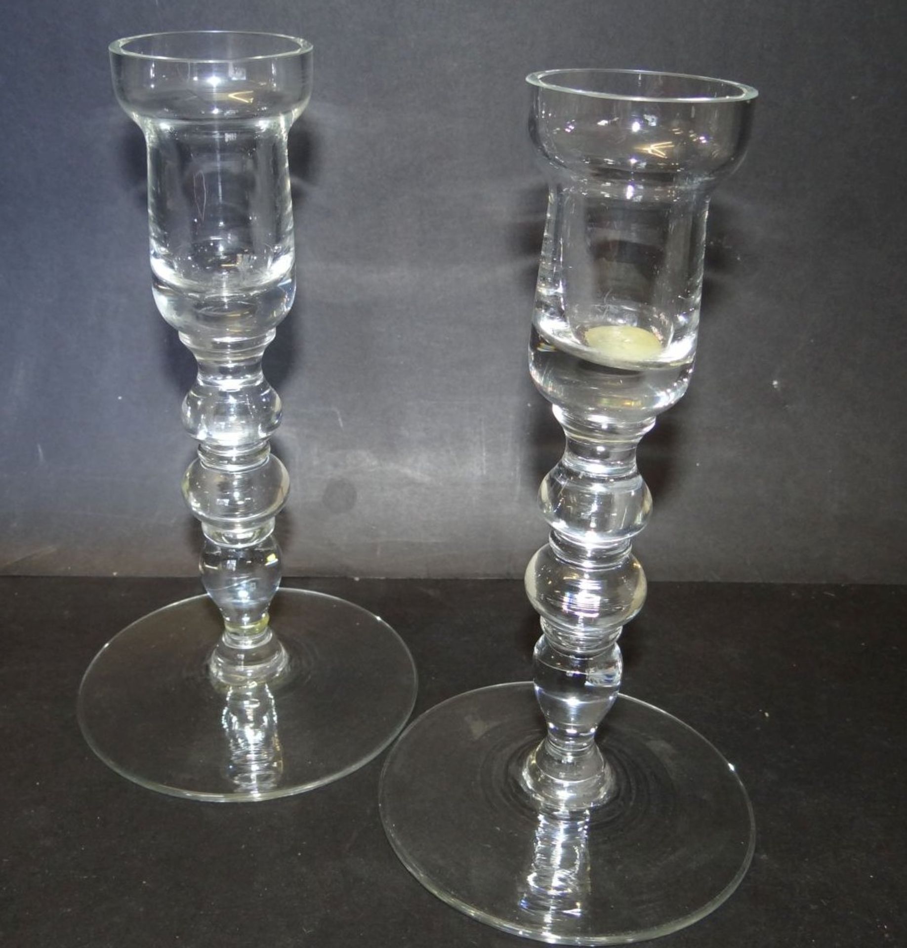 Paar hohe Glas-Kerzenhalter, H-18 cm - Bild 3 aus 3