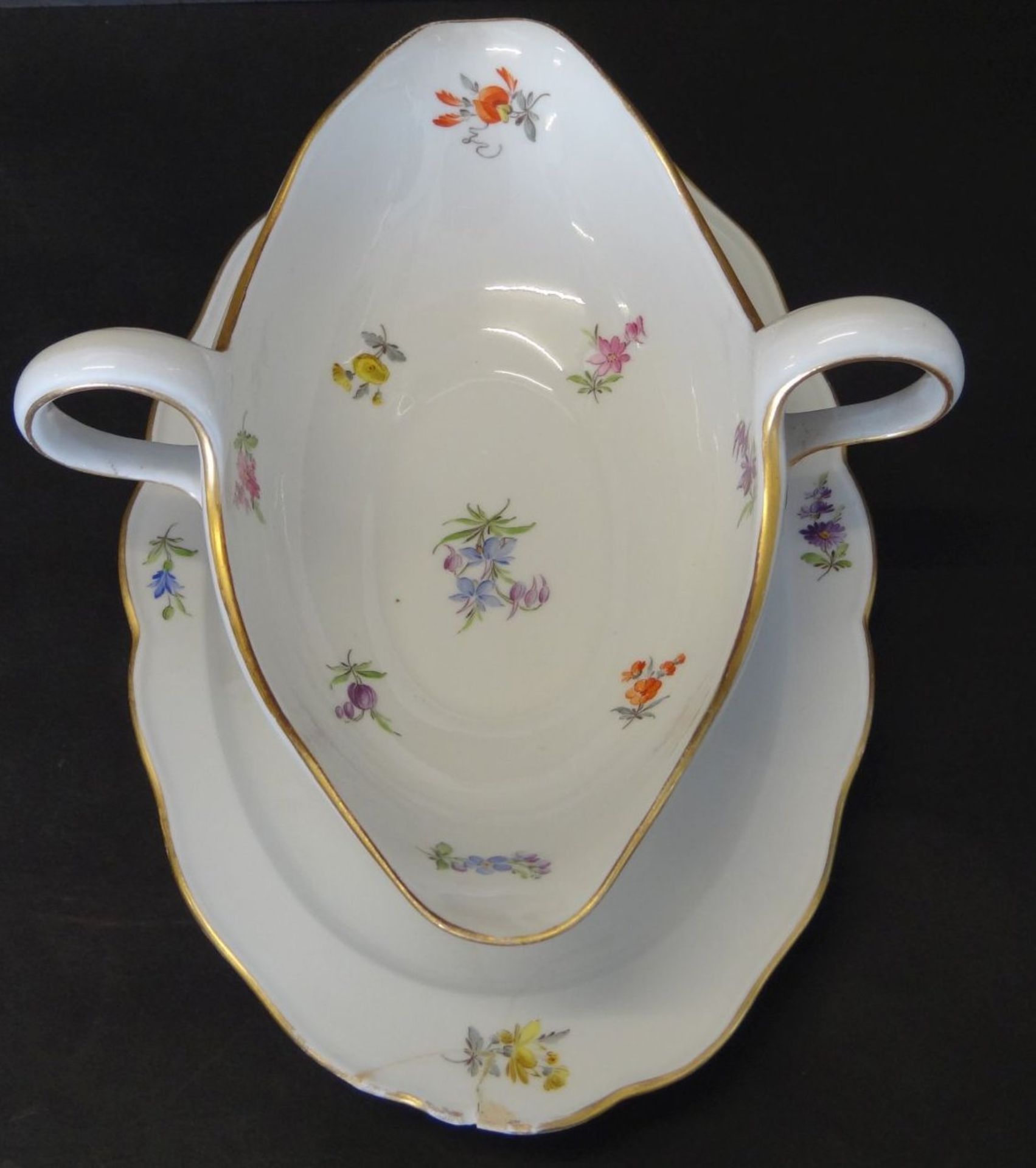 grosse Sauciere "Meissen" Streublume, 1.Wahl, Knaufschwerter, Rand geklebt, H-9,5 cm, 26x16 cm - Bild 4 aus 7