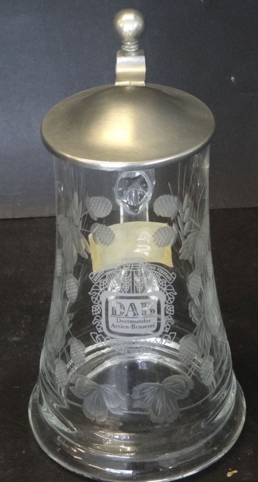 Kristall-Bierkrug "DAB", floral beschliffen.Zinndeckel, H-17 cm, - Bild 2 aus 5