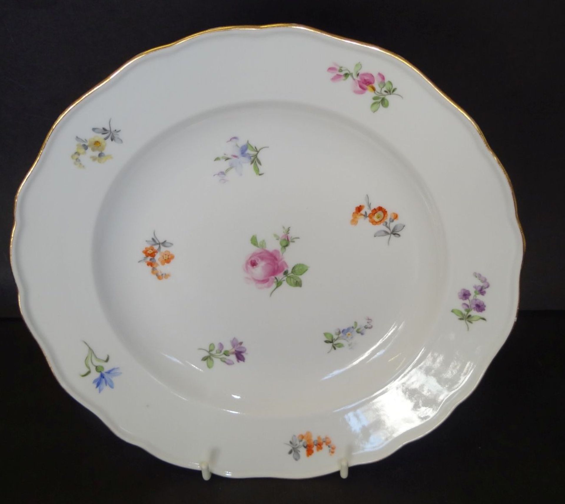 6 Speiseteller "Meissen" Streublume, 1.Wahl, D-24 cm, grossteils 19.Jhd. - Bild 2 aus 5