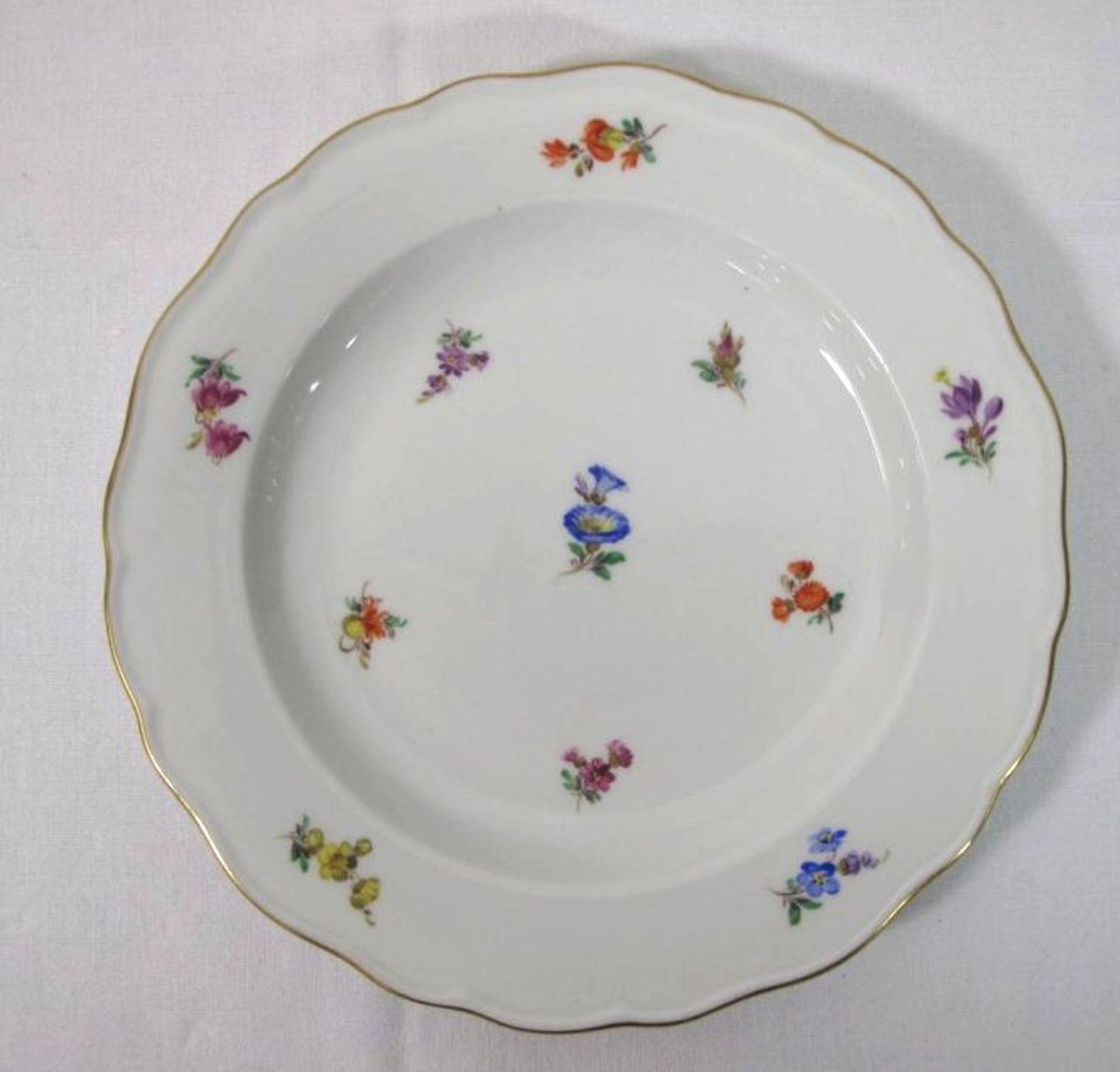 Teller, Meissen Schwertermarke, 1. Wahl, florale Bemalung, Pfeifferzeit, D-20cm.