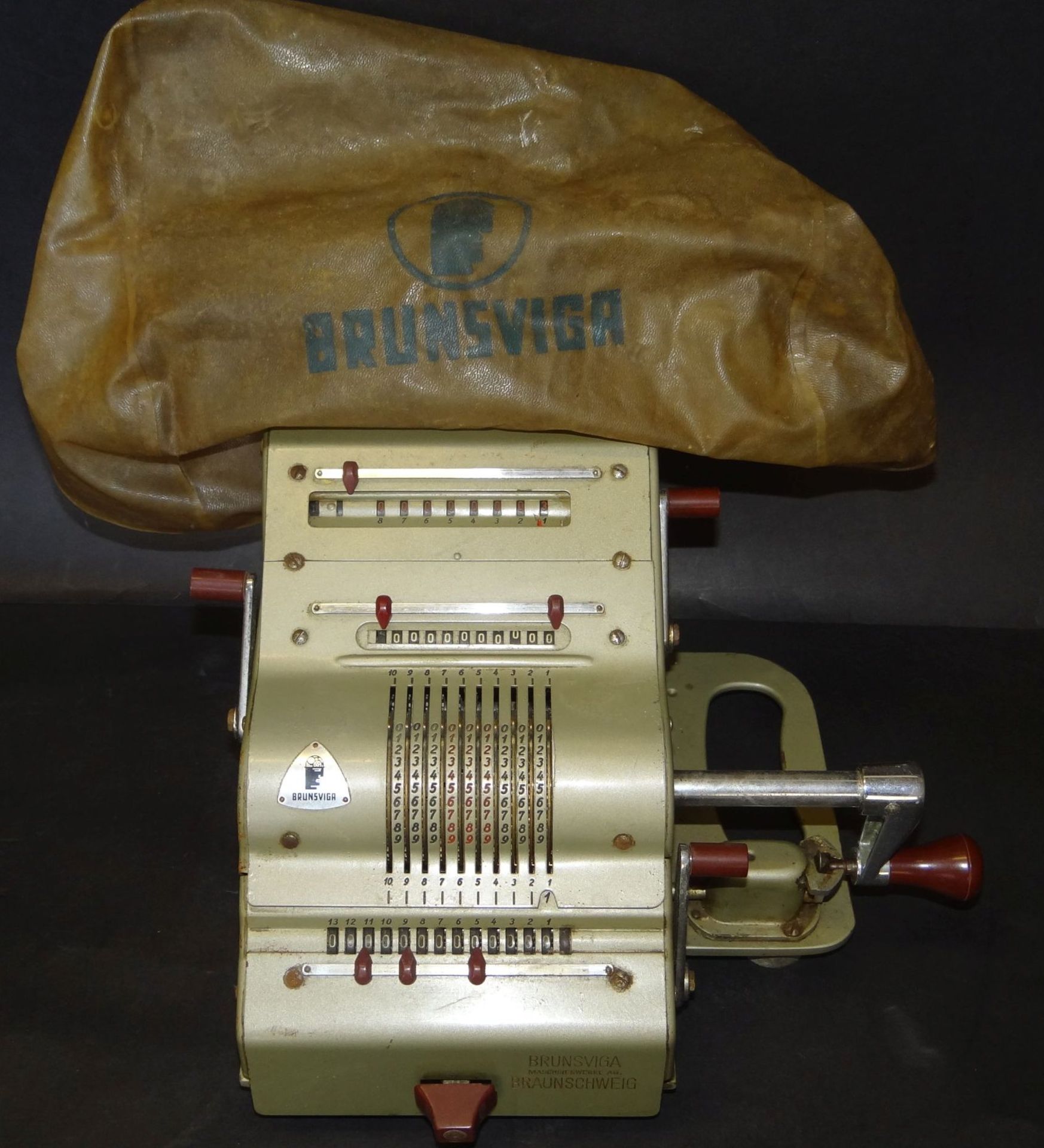 gr. mechanische Rechenmaschibne "Brunsviga" mit Abdeckung, H-18 cm, B-22 cm