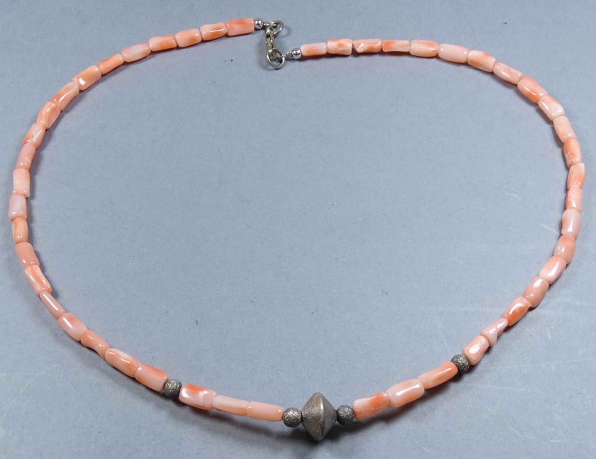 Halskette, Engelshautkoralle mit Silber -835-,ca.L- 43cm, 12,9gr.