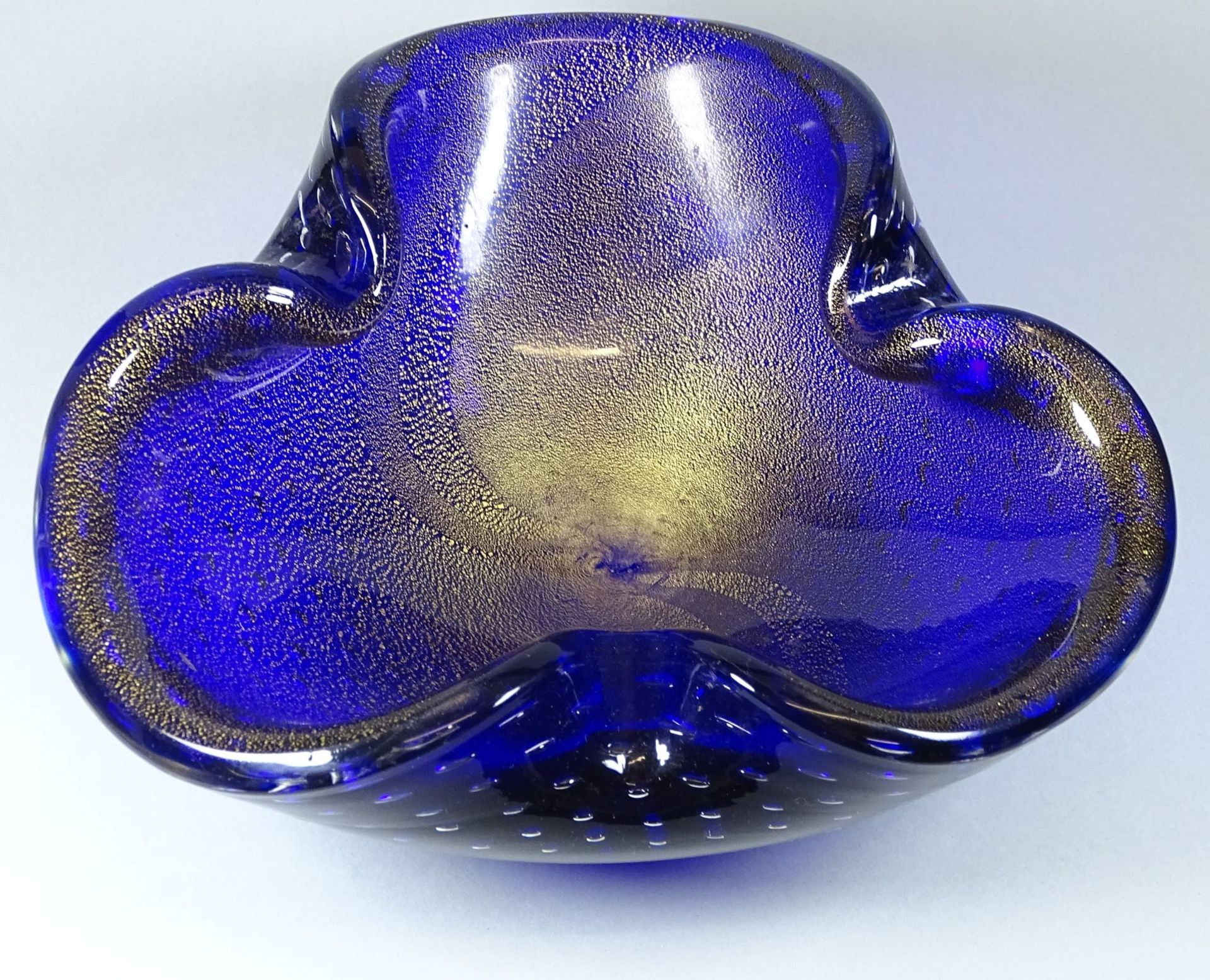 Murano-Ascher, blau mit Goldeinschmelzungen, H-8 cm, D-18 cm