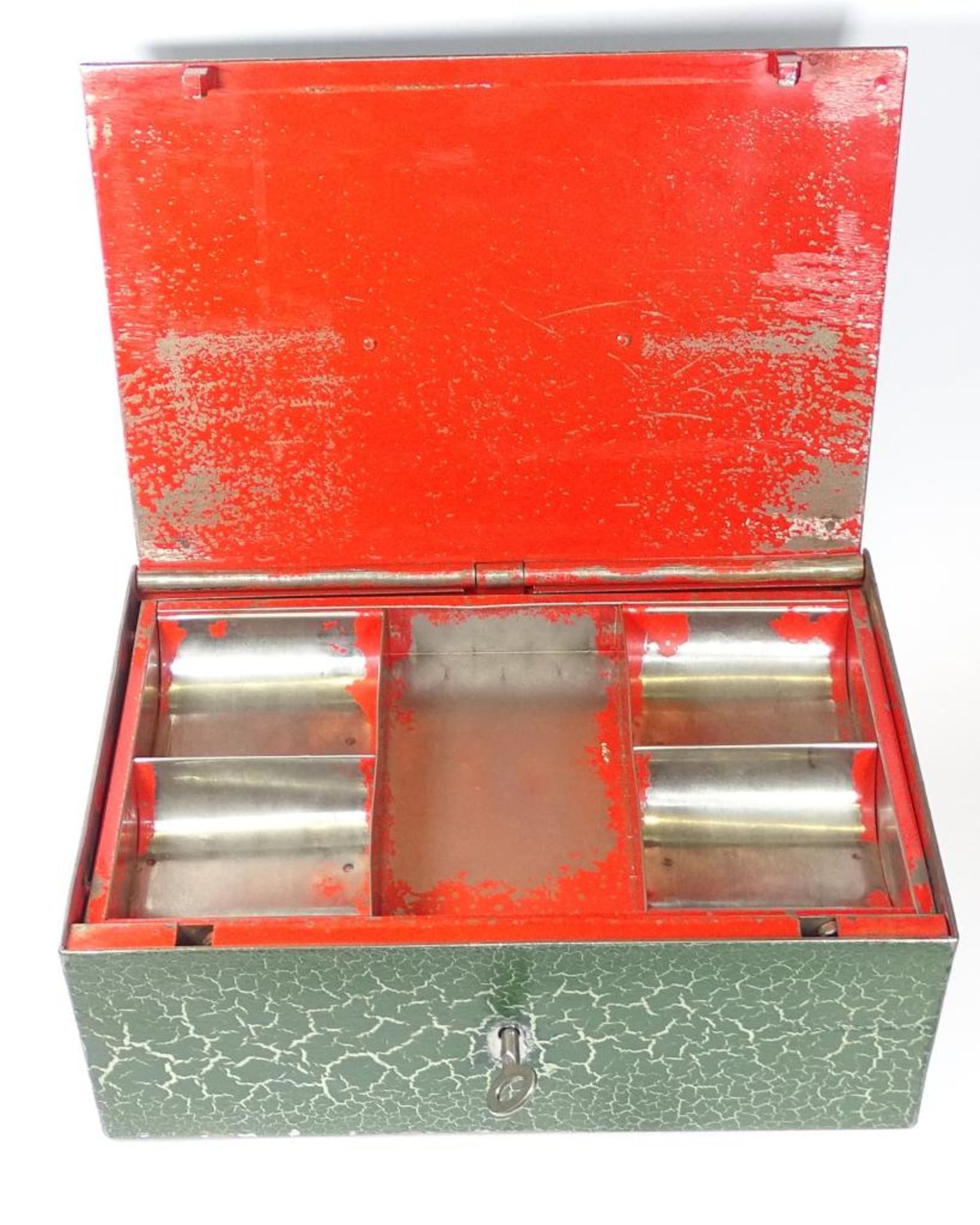 Schwere Kassette, Schlüssel anbei, mit Einlage, 29,5x11x 21 cm, Alters- Gebrauchsspure - Bild 3 aus 5