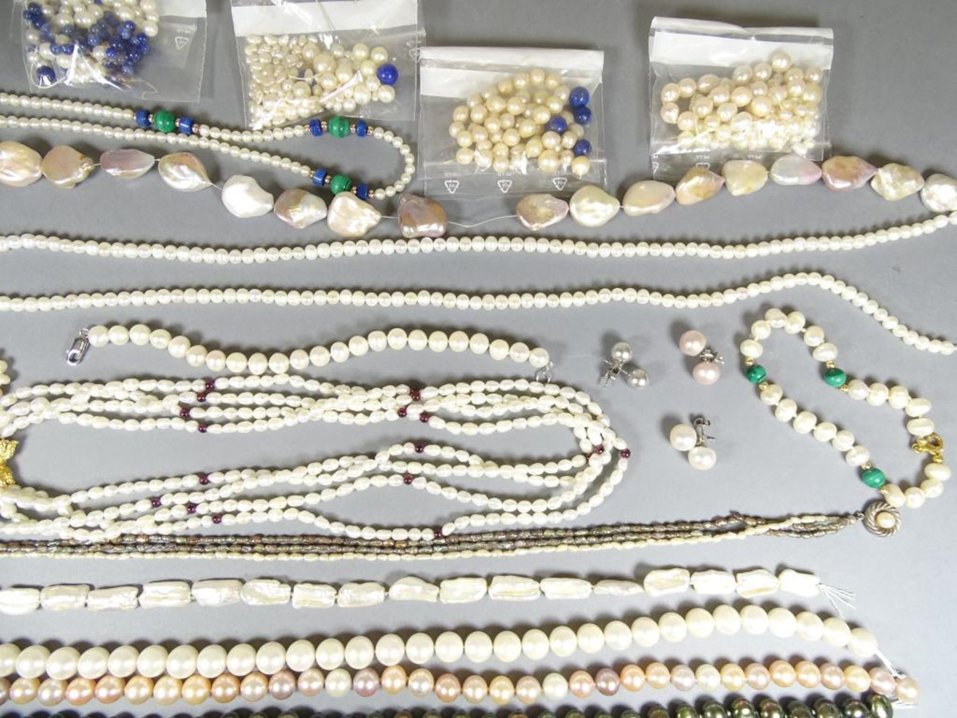 Konvolut Biwa+Süßwasser Perlen Halsketten etc. 810g - Bild 3 aus 4