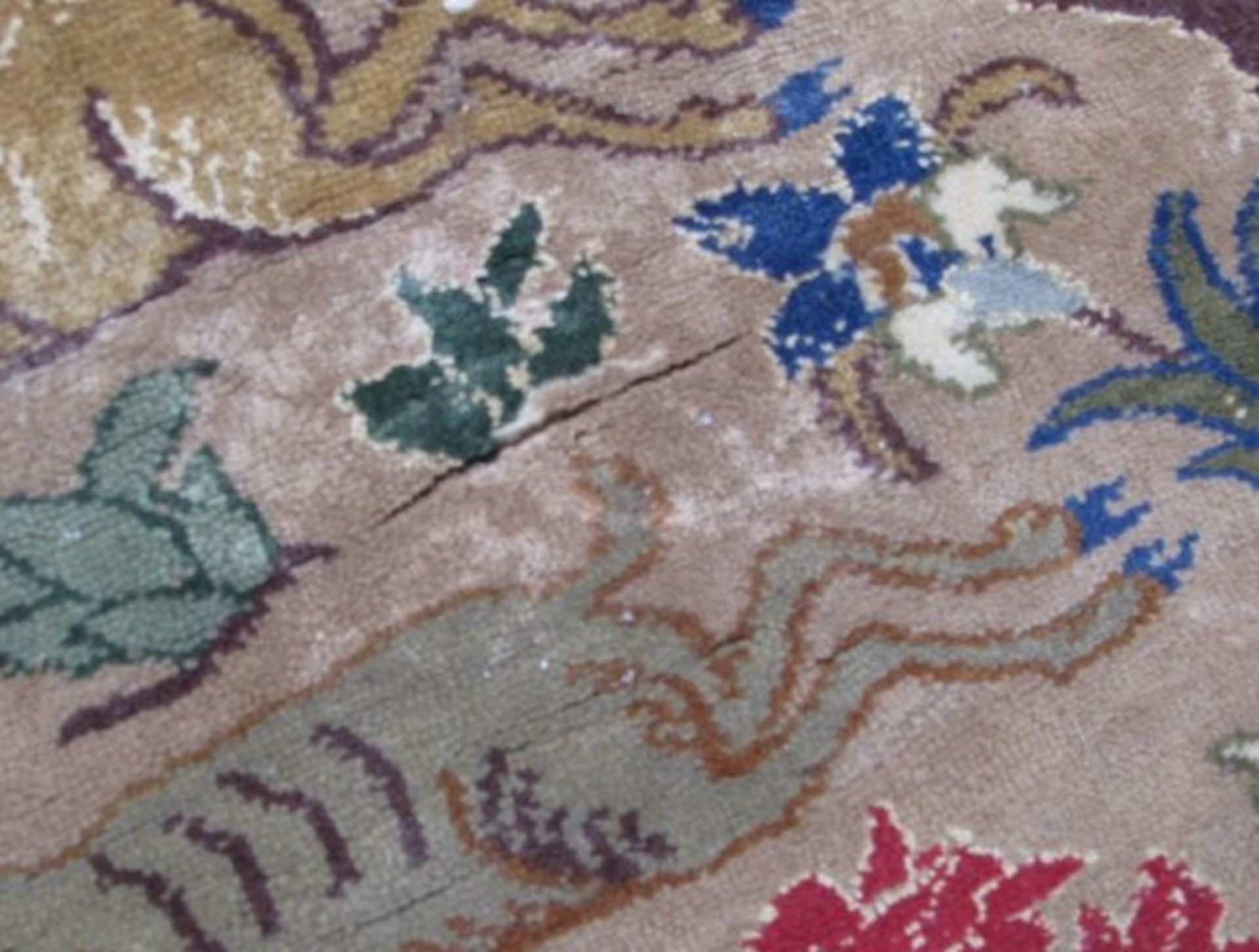 kl. Orient-Teppich mit Wilddarstellungen, 130x95 cm - Bild 3 aus 4
