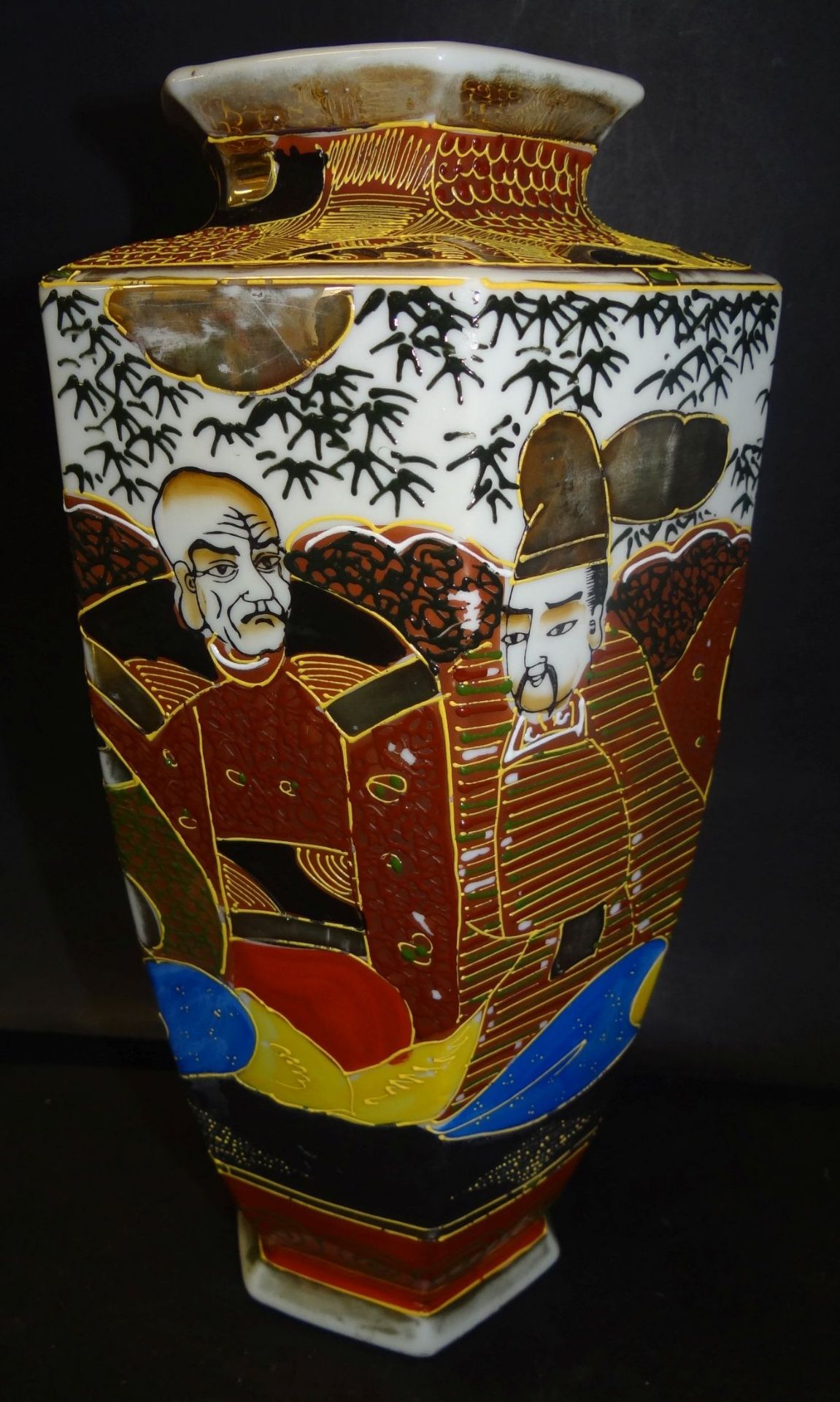 hohe Satsuma-Vase, Japan, Abb. div. Samurai, um 1920, H-31 cm
