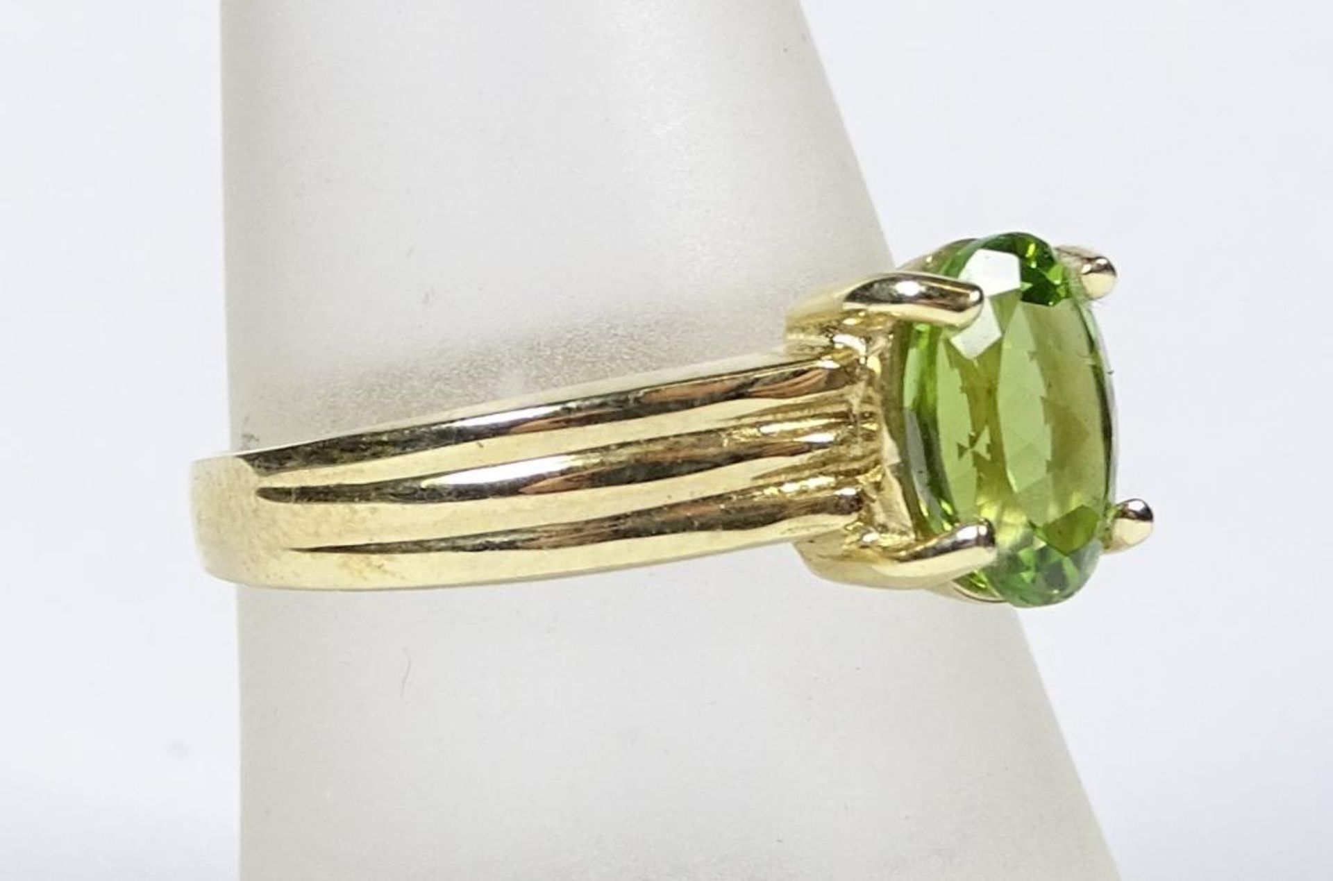 Goldring 375er, Peridot?, 3,65gr., RG 58 - Bild 3 aus 4