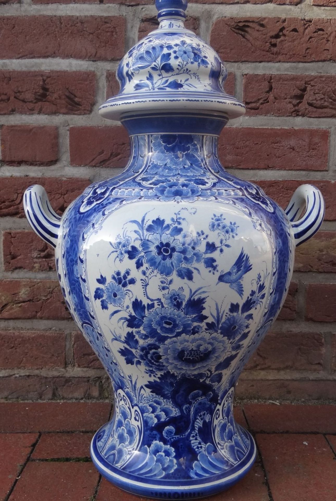 übergrosse Delft-Vase "De porcelyn fles" Blaumalerei, gut erhaten, dat. 1951, H-62 c