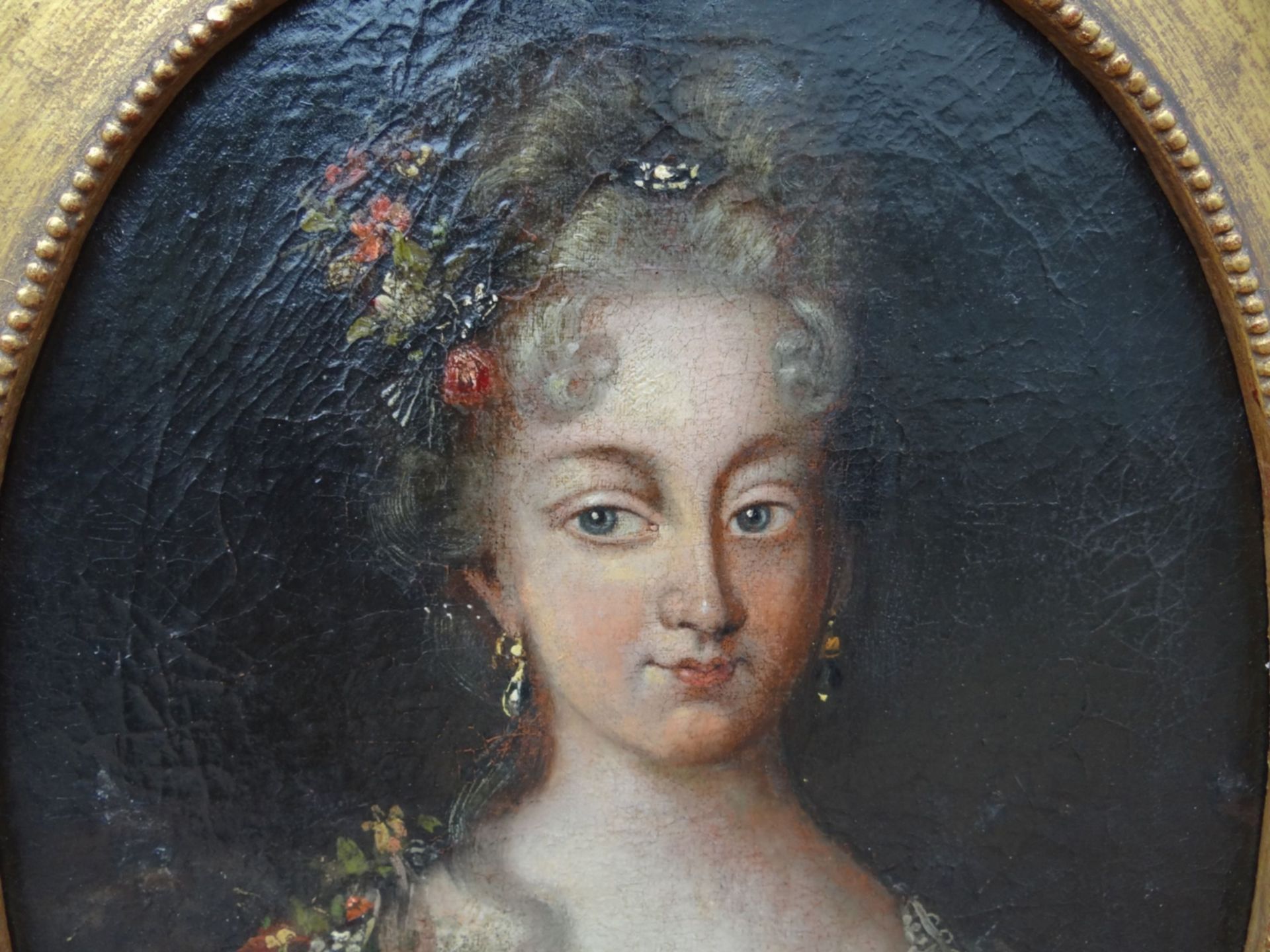 anonymes Mädchenportrait einer Adligen, wohl um 1820, oval gerahmt, Öl/Leinen 40x27 cm, RG 74x53 - Bild 3 aus 7