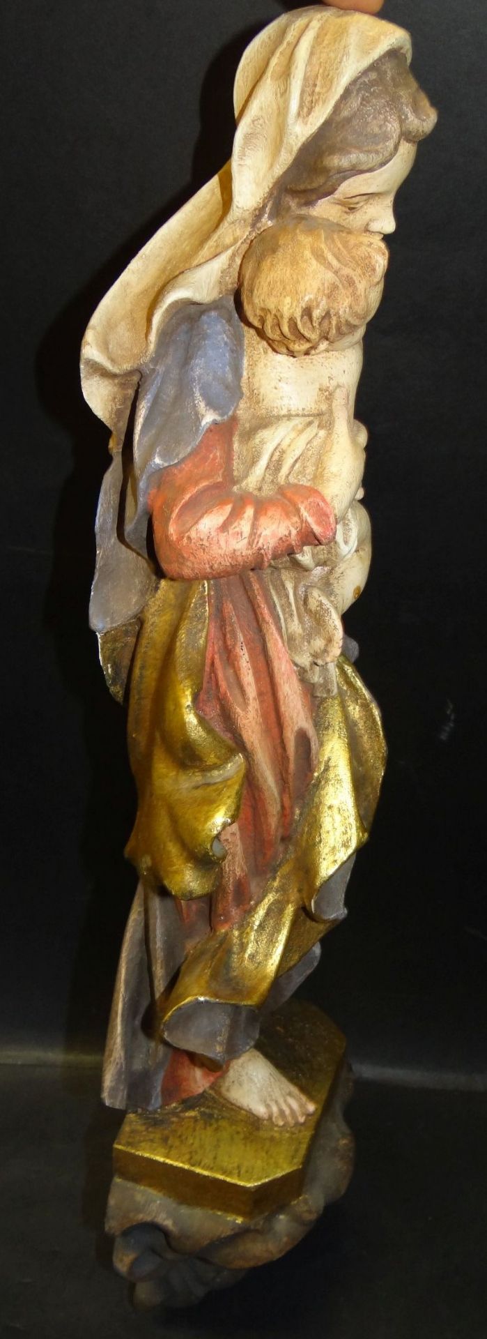 Wandfigur, Madonna mit Kind, wohl Pressholz, farbig gefasst, H-64 cm - Bild 6 aus 6