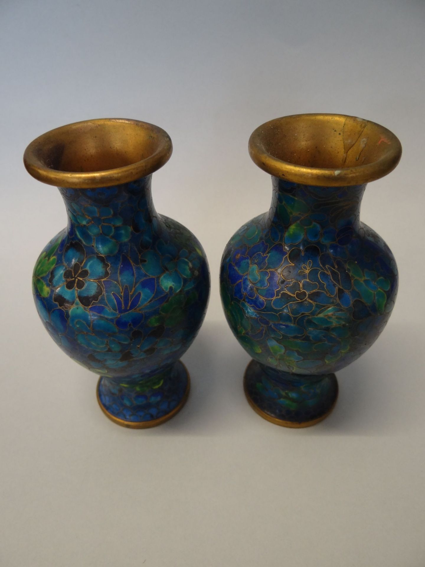 Paar Cloisonne-Vasen, China, H-13 cm - Bild 3 aus 4