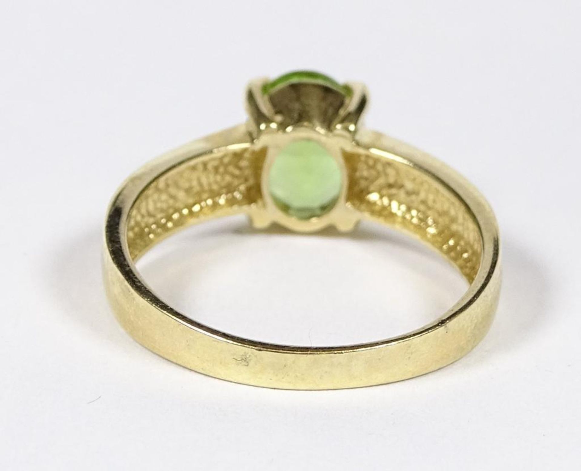 Goldring 375er, Peridot?, 3,65gr., RG 58 - Bild 4 aus 4