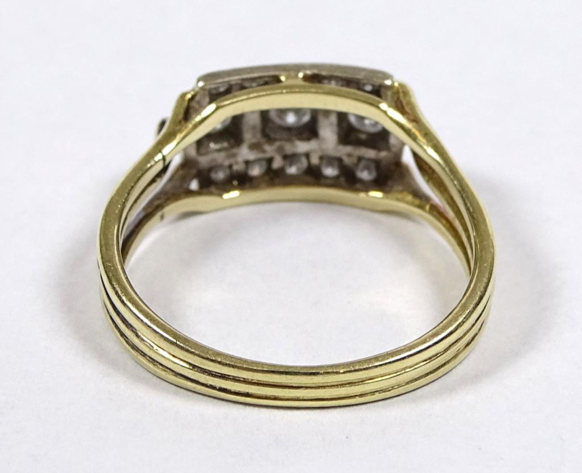 Goldring 585/000, 3 Brillanten zus.0,30ct.,w-vvs, 10 Diamanten, 4,26gr., RG 57 - Bild 5 aus 5