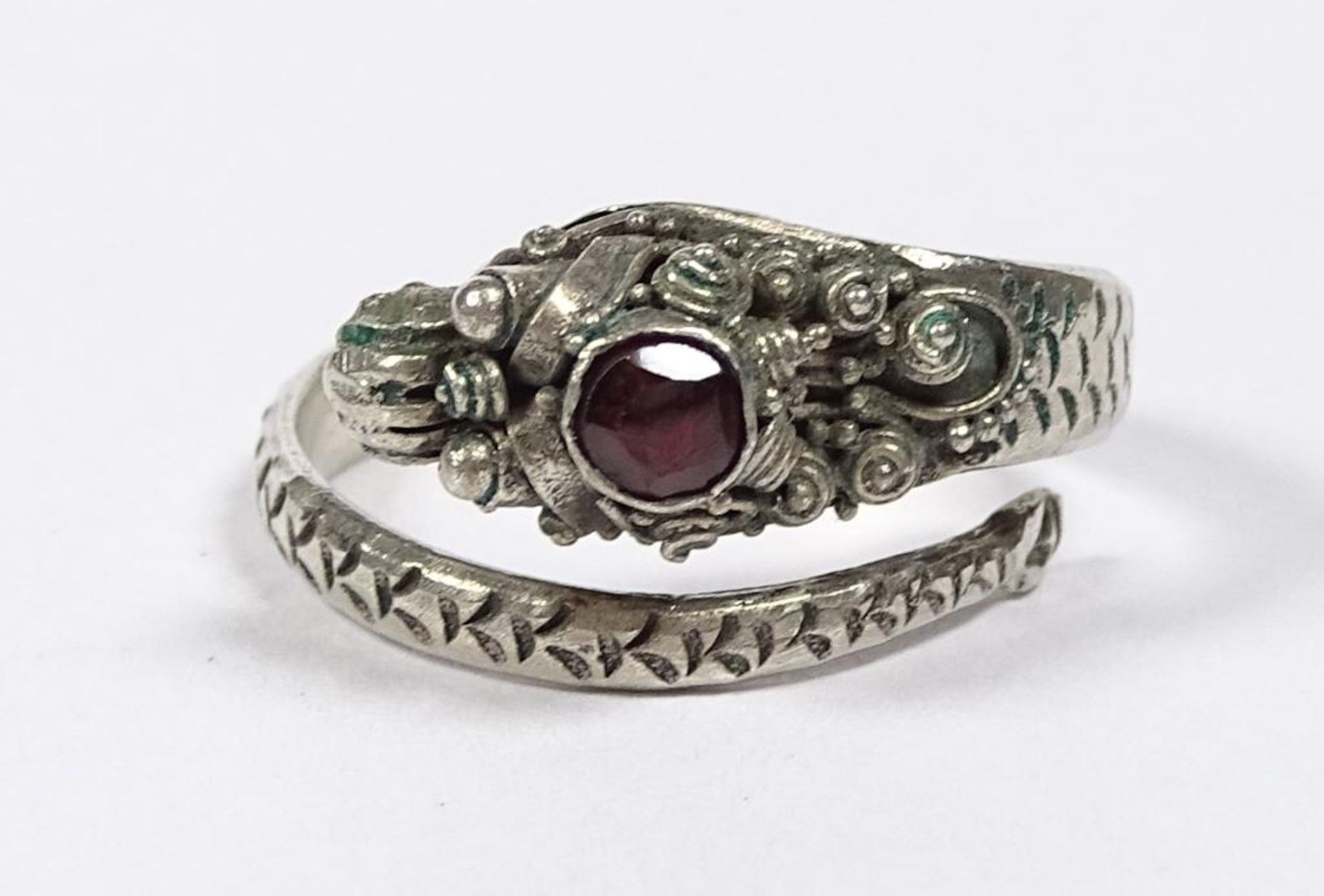 Ring,Silber -925-,Granat Auge, offene Ringschiene, 3,4gr.