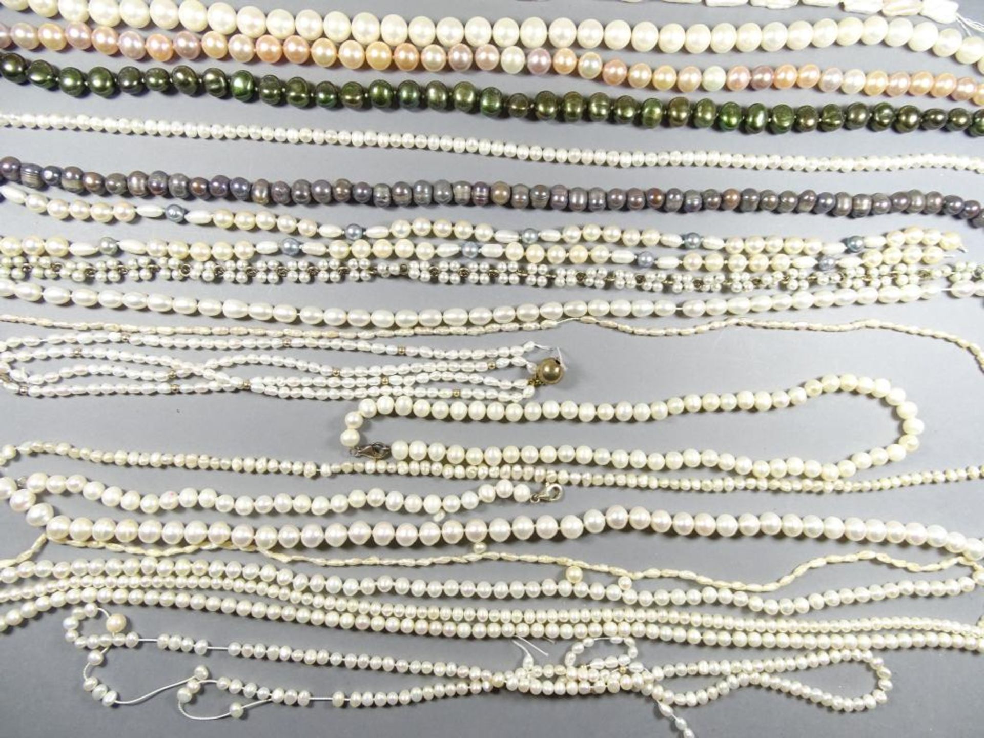 Konvolut Biwa+Süßwasser Perlen Halsketten etc. 810g - Bild 2 aus 4