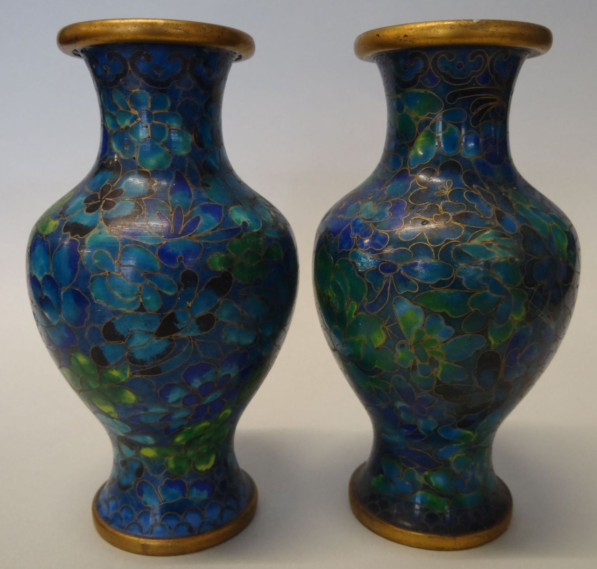 Paar Cloisonne-Vasen, China, H-13 cm - Bild 2 aus 4