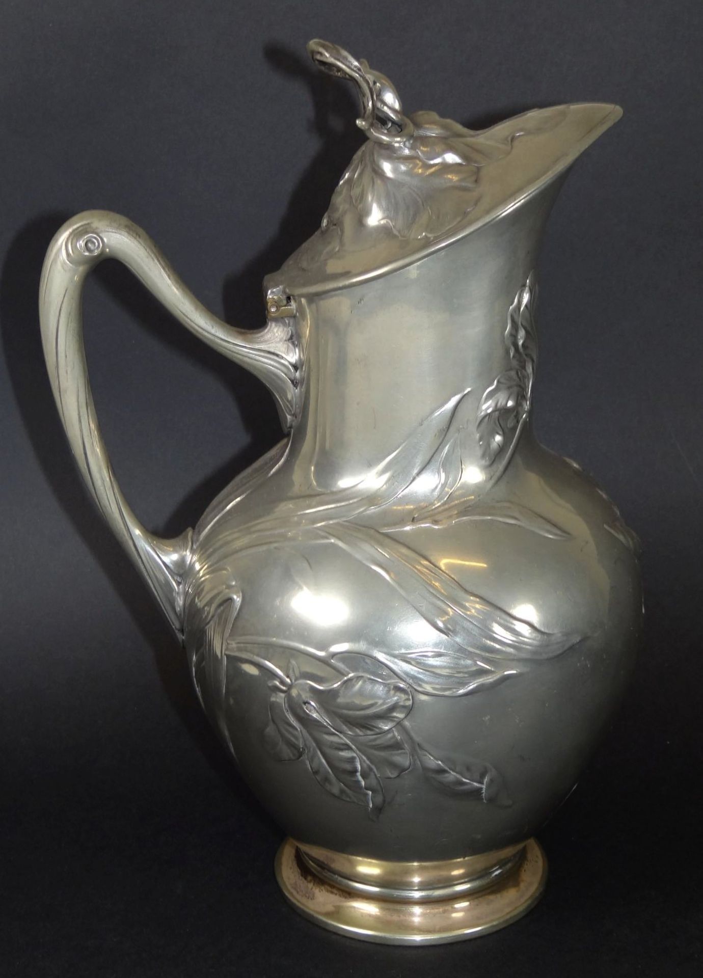 Jugendstil-Zinn-Weinkrug, gut erhalten, H-27 cm