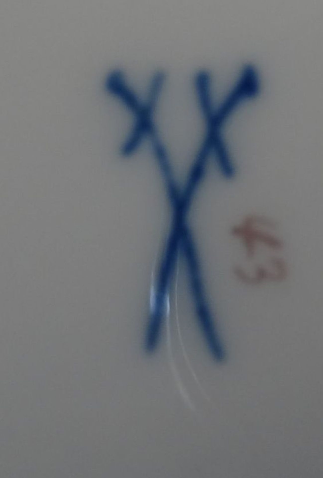 6 flache Teller "Meissen" Blumenmalerei,, Schwertermarke, alle 1.Wahl, und 19.Jhd., D-24,5 cm - Bild 5 aus 5