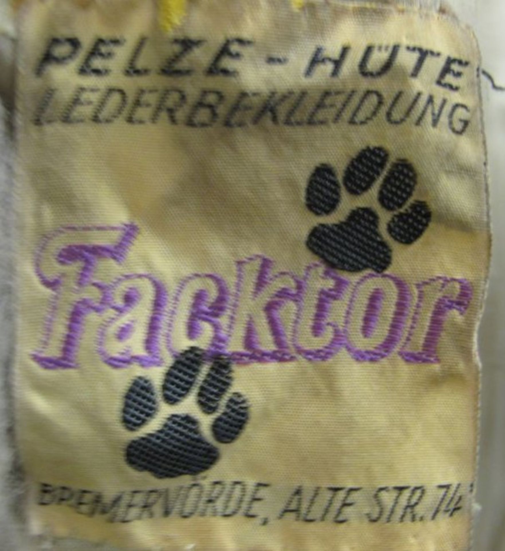 kurze Pelzjacke, Fuchs ?, ca. GR. 38. - Bild 2 aus 2