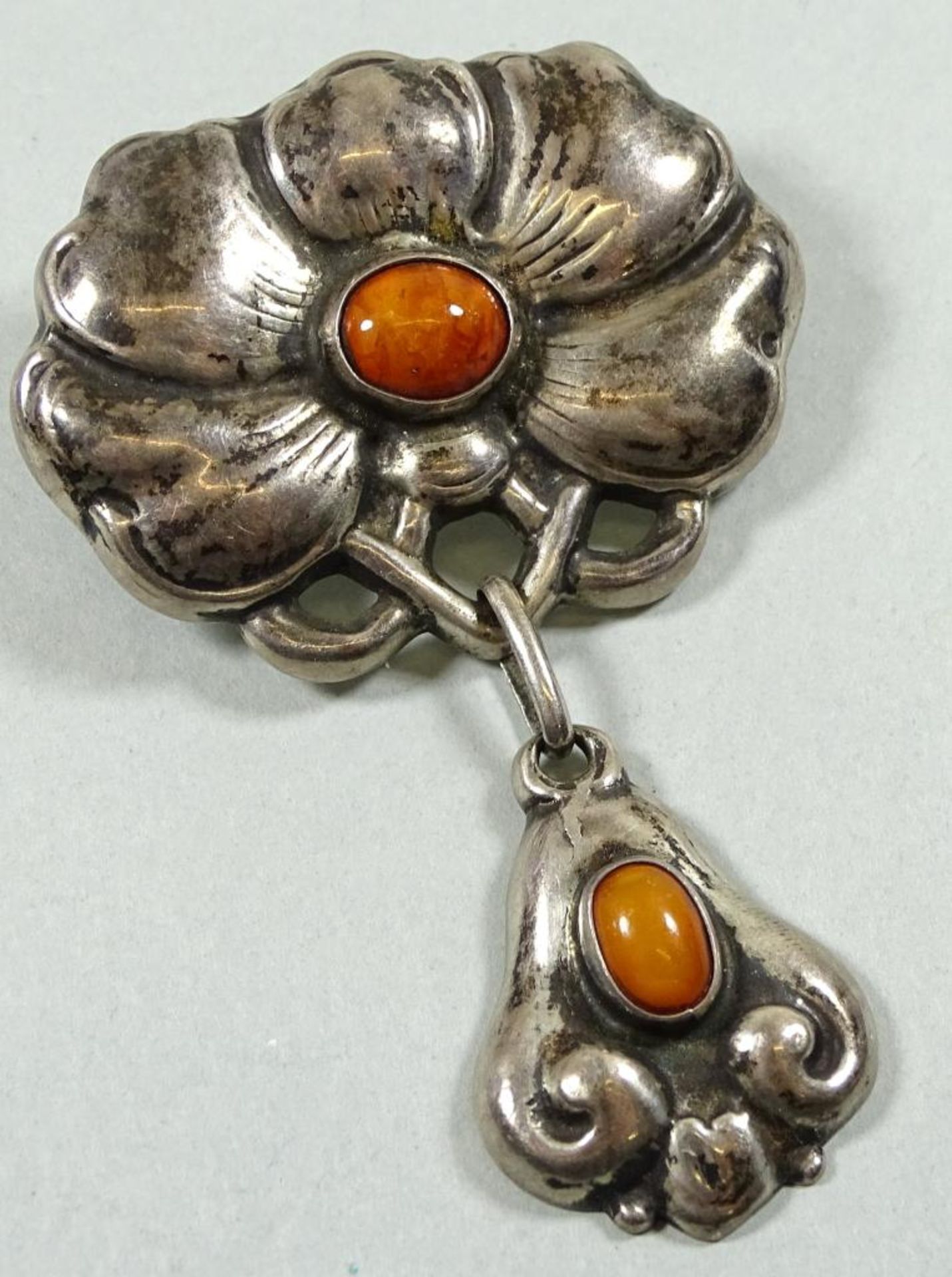 Jugendstil Brosche mit Butterscotch Bernstein,Silber -830-, Miesterpunzen, L- 7,5cm,b- 5,2cm, 15, - Bild 2 aus 5