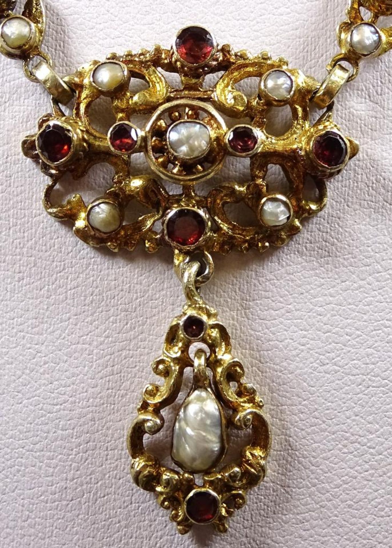 Schönes antikes Collier um 1750, Silber,Feuer-vergoldet,Granat und Flußperlen,ca.L- 40cm, - Bild 4 aus 8