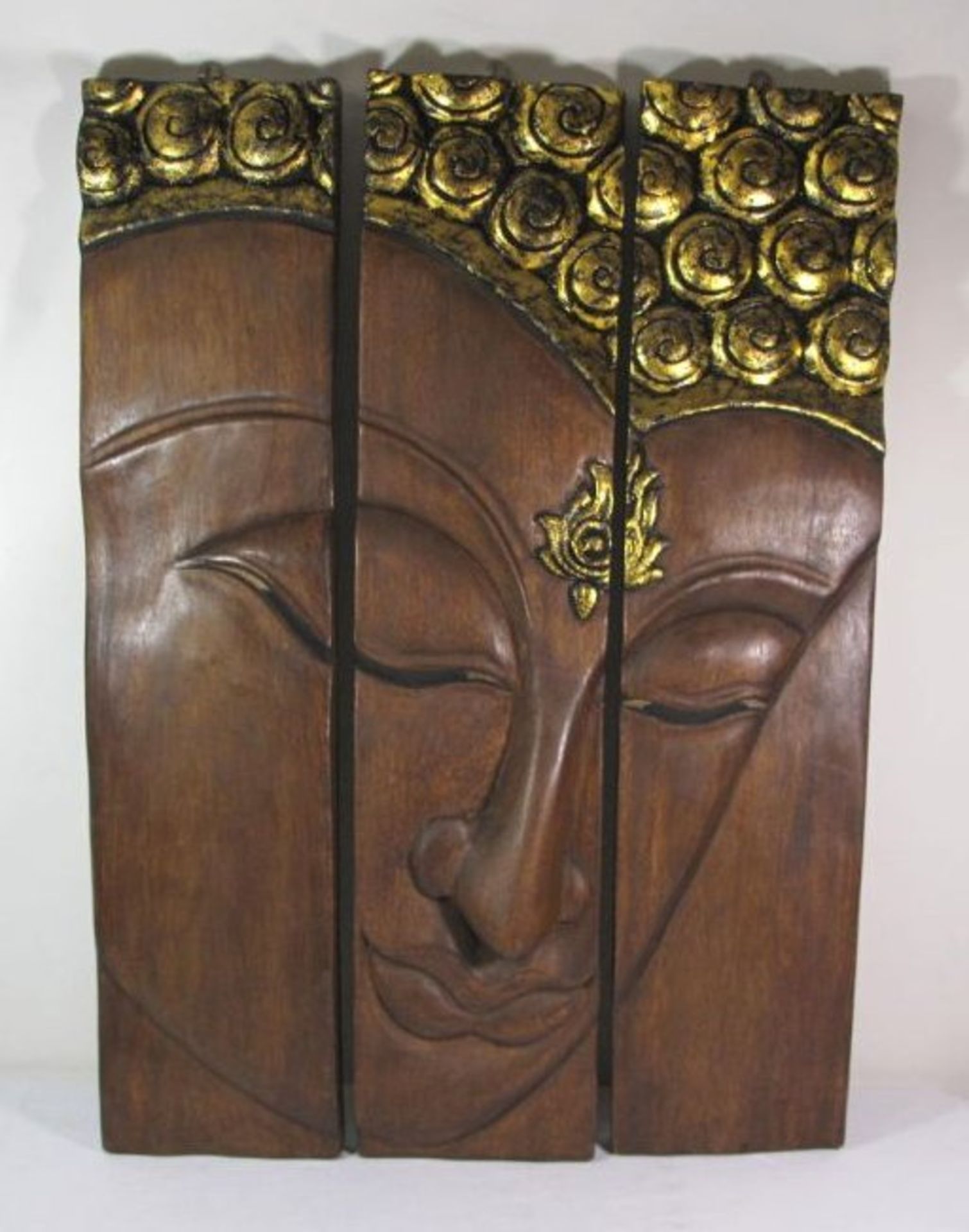 3tlg. Wandbild, Buddha-Kopf, Thailand, 20. Jhd., Tropenholz, ca. 76 x 51cm.