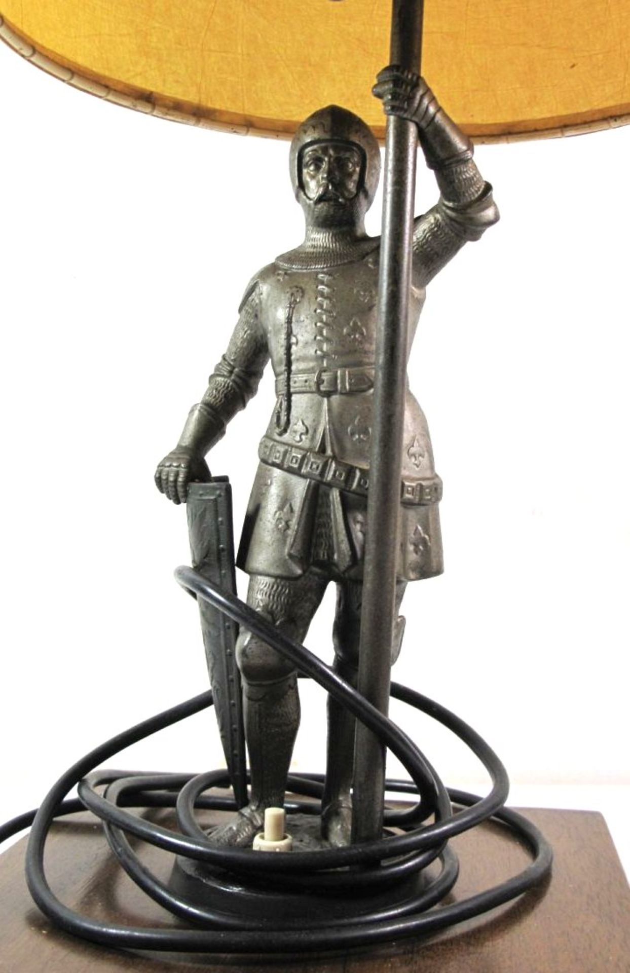 Tischlampe, mit Zinnfigur "Landsknecht", H-55cm. - Bild 2 aus 2