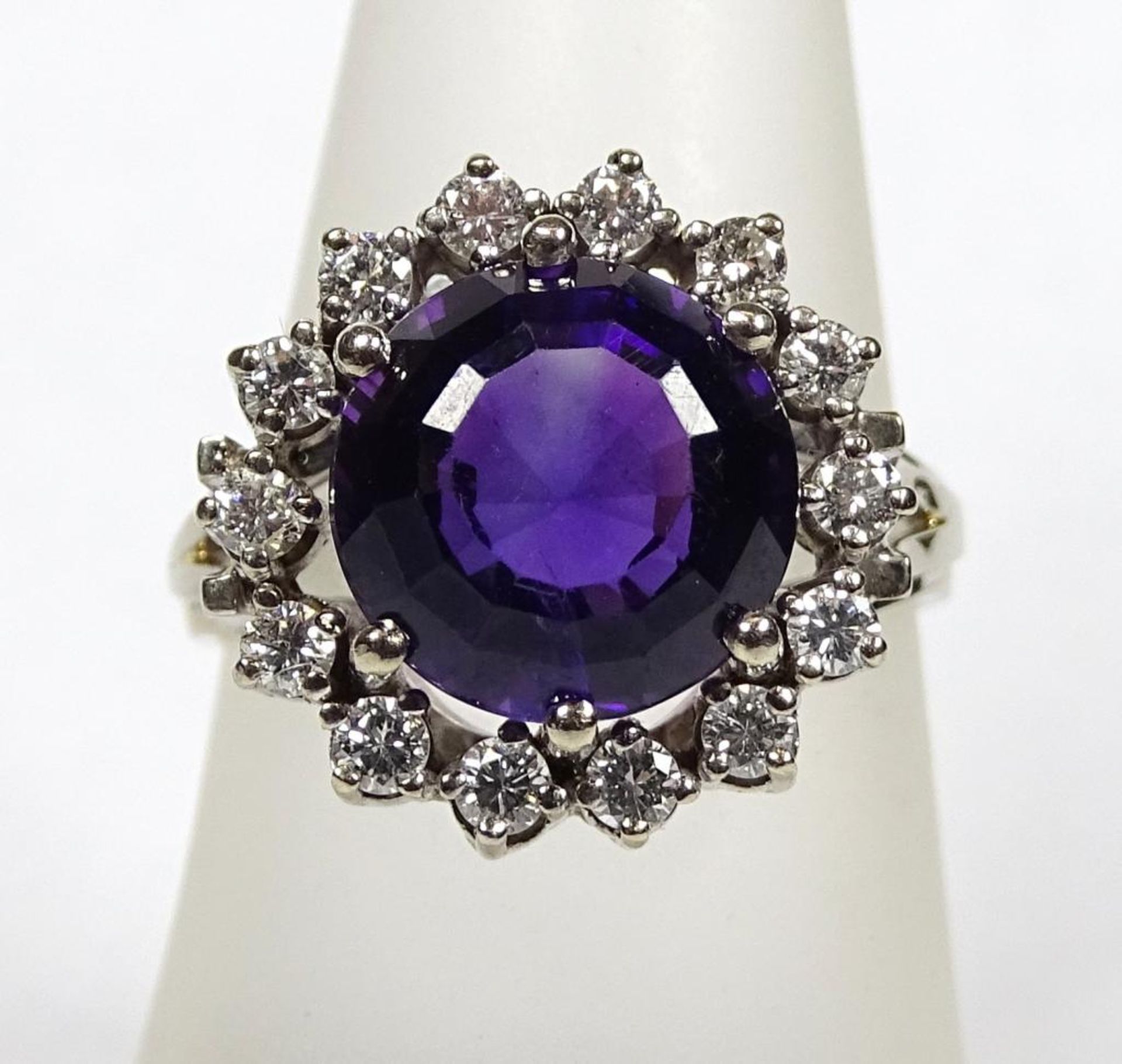 Weissgold Ring 585/000, Amethyst,14 Brillanten zus. 0,48ct.,w-vvs, 4,81gr., RG 54 - Bild 3 aus 8