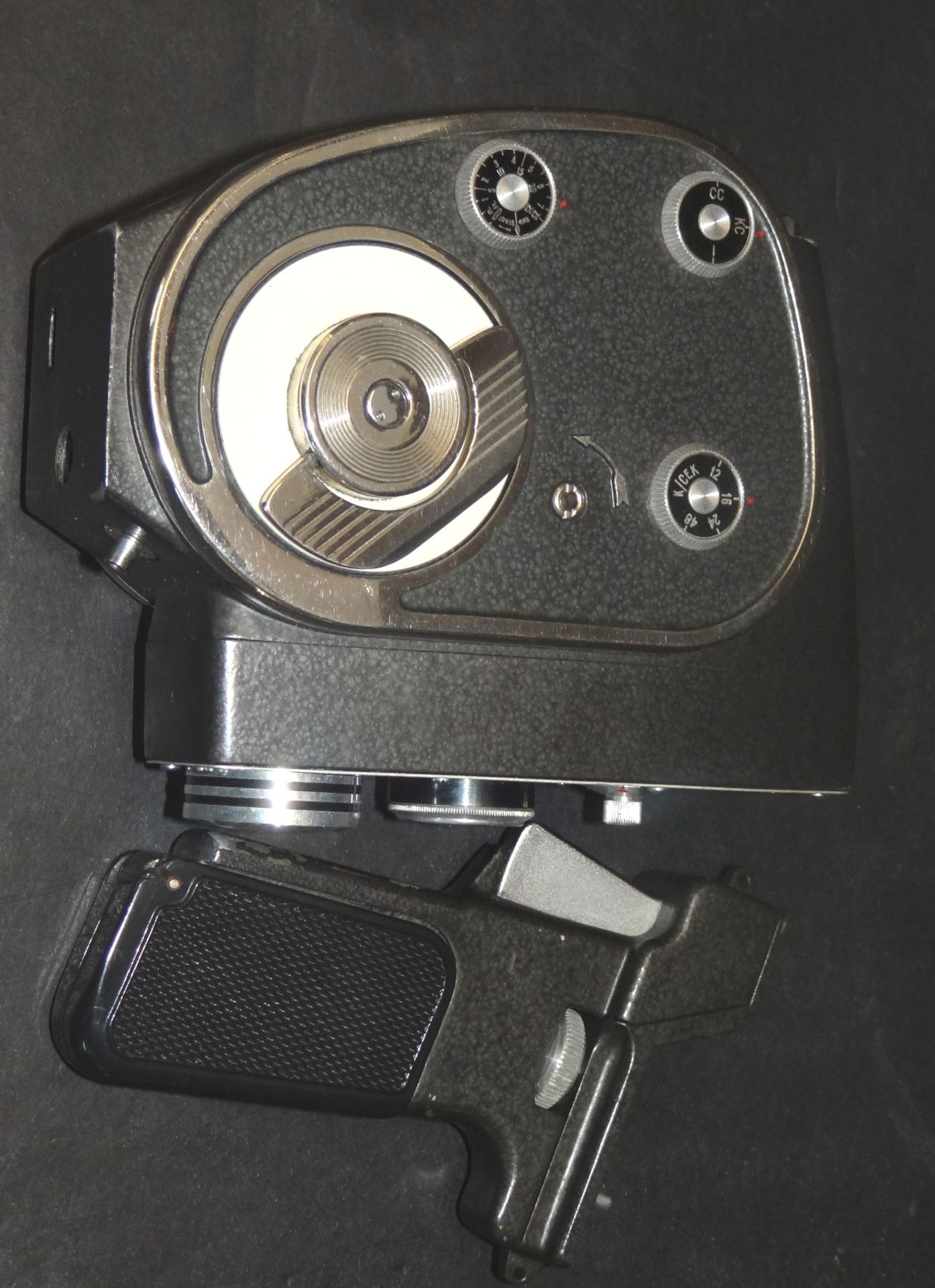 Filmkamera "Quarz M" 8 mm in orig. Tasche mit Garantieschein von 1969, Milano