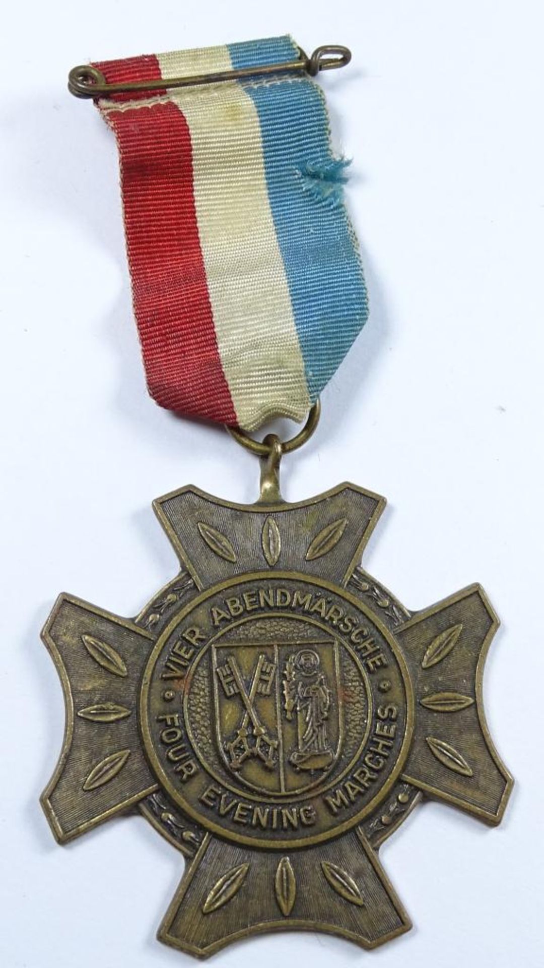 "Vier Abendmärsche ",Medaille an Band, L-11c