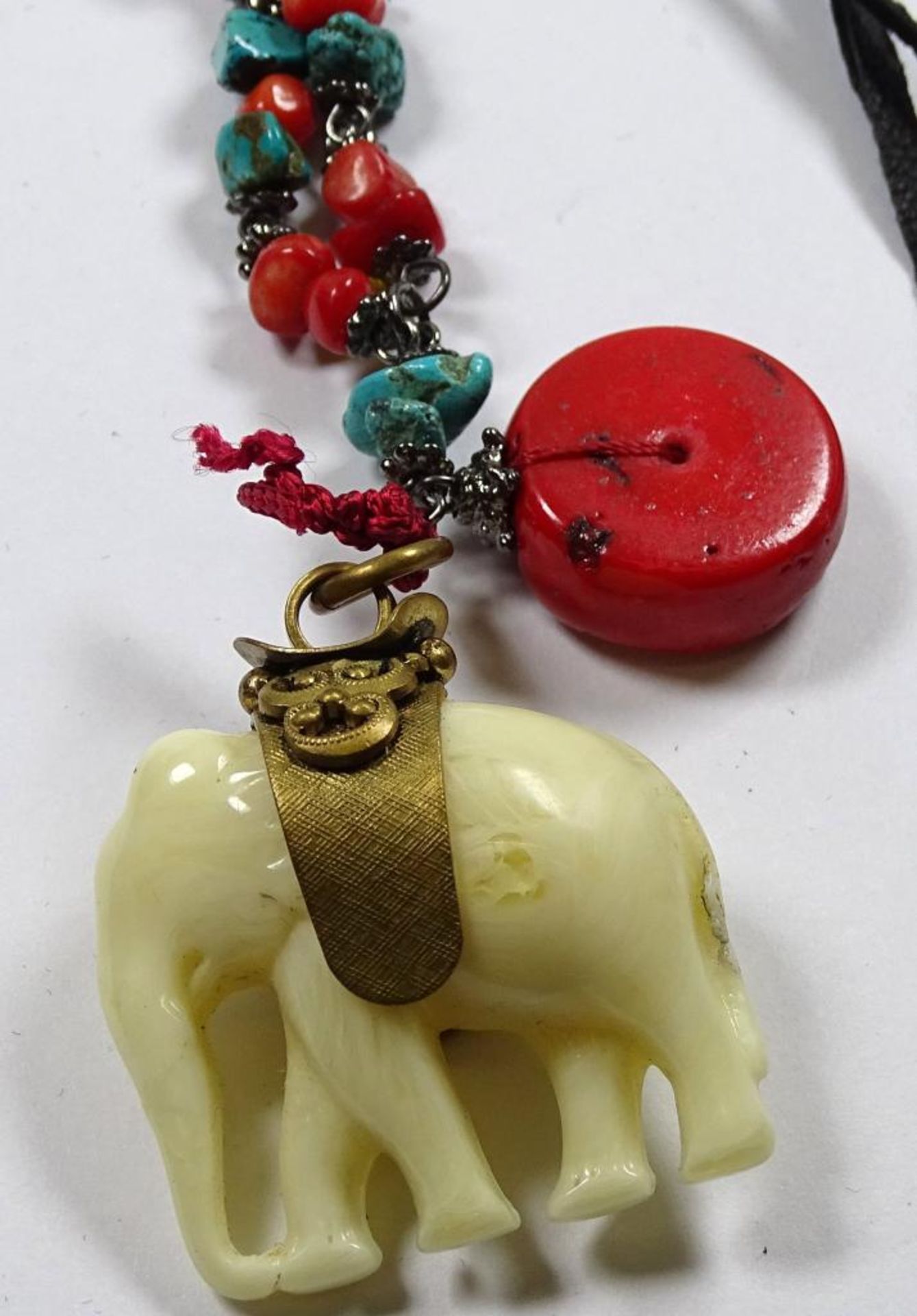 Halskette,mit Koralle,türkise und Plastikelefant,ca.L- 40c - Bild 2 aus 3