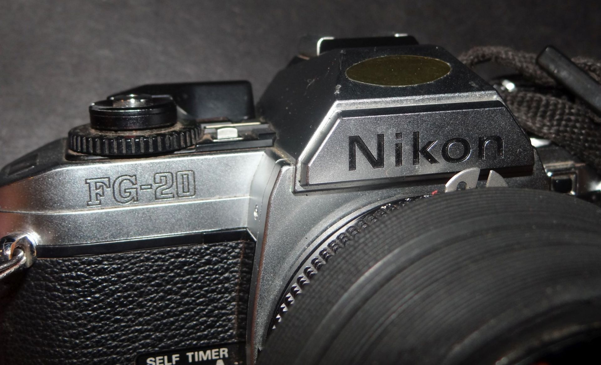 Spiegelreflexkamera "Nikon FG 20" in Tasche, Alters-u. Gebrauchsspuren, Nikon Objektiv - Bild 5 aus 5