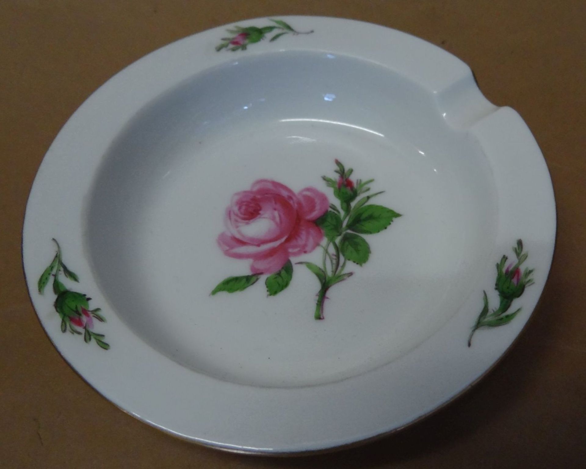 kl. Ascher "Meissen" rote Rose, 1.Wahl, D-9,5 cm