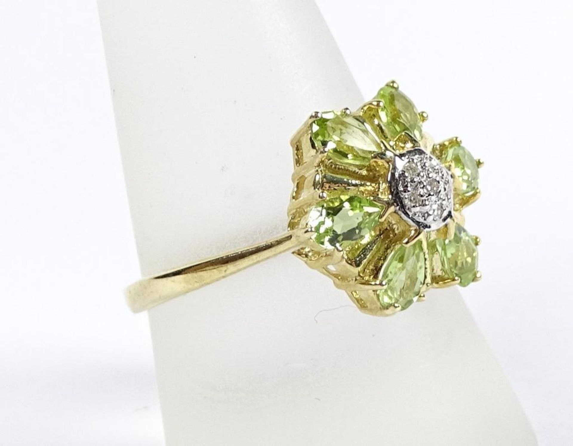 Goldring 375/000 mit Peridot und Diamanten, 3,8gr.,RG 59 Juweliersauflösung-Ungetragene Ware / - Bild 2 aus 3