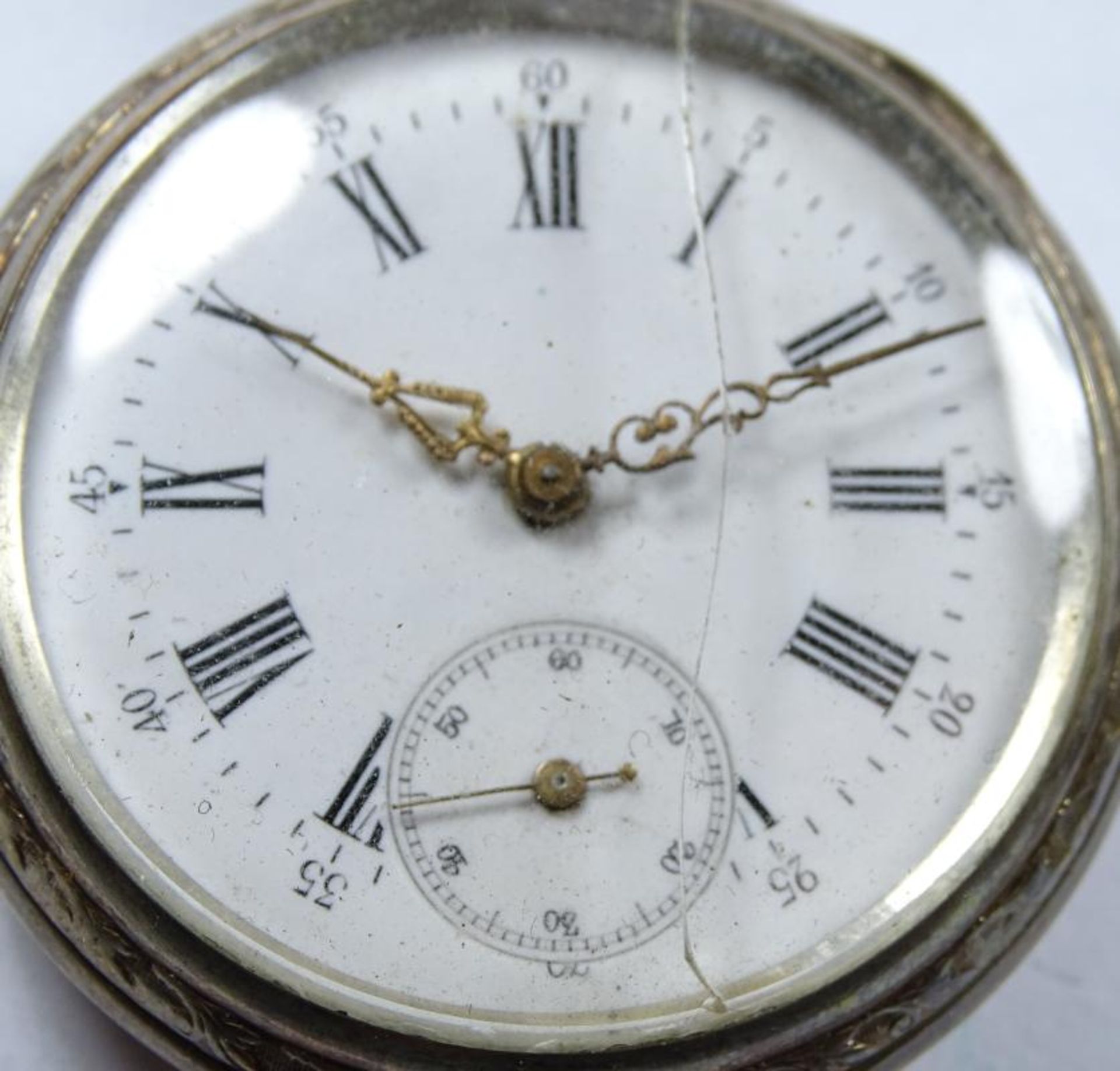 HTU an Uhrenkette,Taschenuhr Silber -800-,Uhrenkette versilbert,Handaufzug,Werk steht,d-47mm,Riss im - Bild 2 aus 6