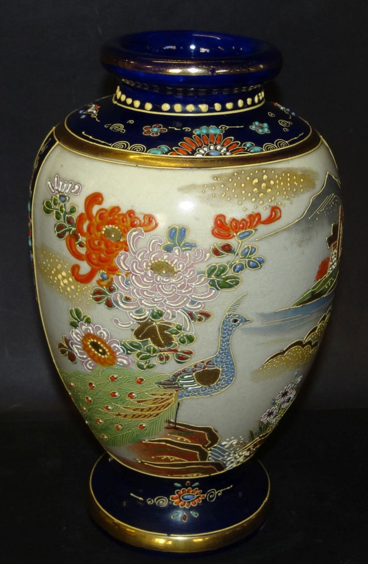 Vase, China, aufwendig bemalt, Gold/Emaille, H-24 cm - Bild 4 aus 5