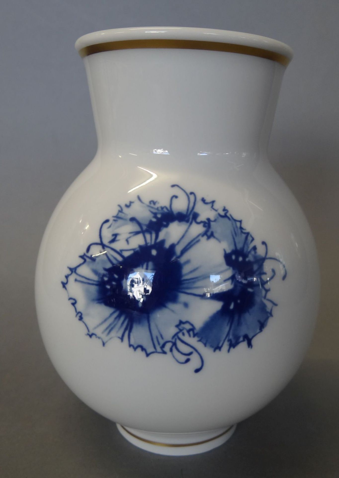 Vase "Meissen" Aquatinta-Blume, Schwertermarke, 1.Wahl, H-12 cm - Bild 2 aus 5