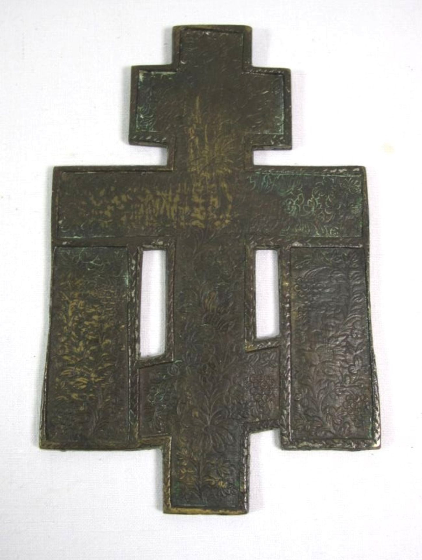 Ikone/Kreuz, wohl Russland, älter, Bronze, teilw. Reste alter Emaille, 16,5 x 10,5cm. - Bild 2 aus 2