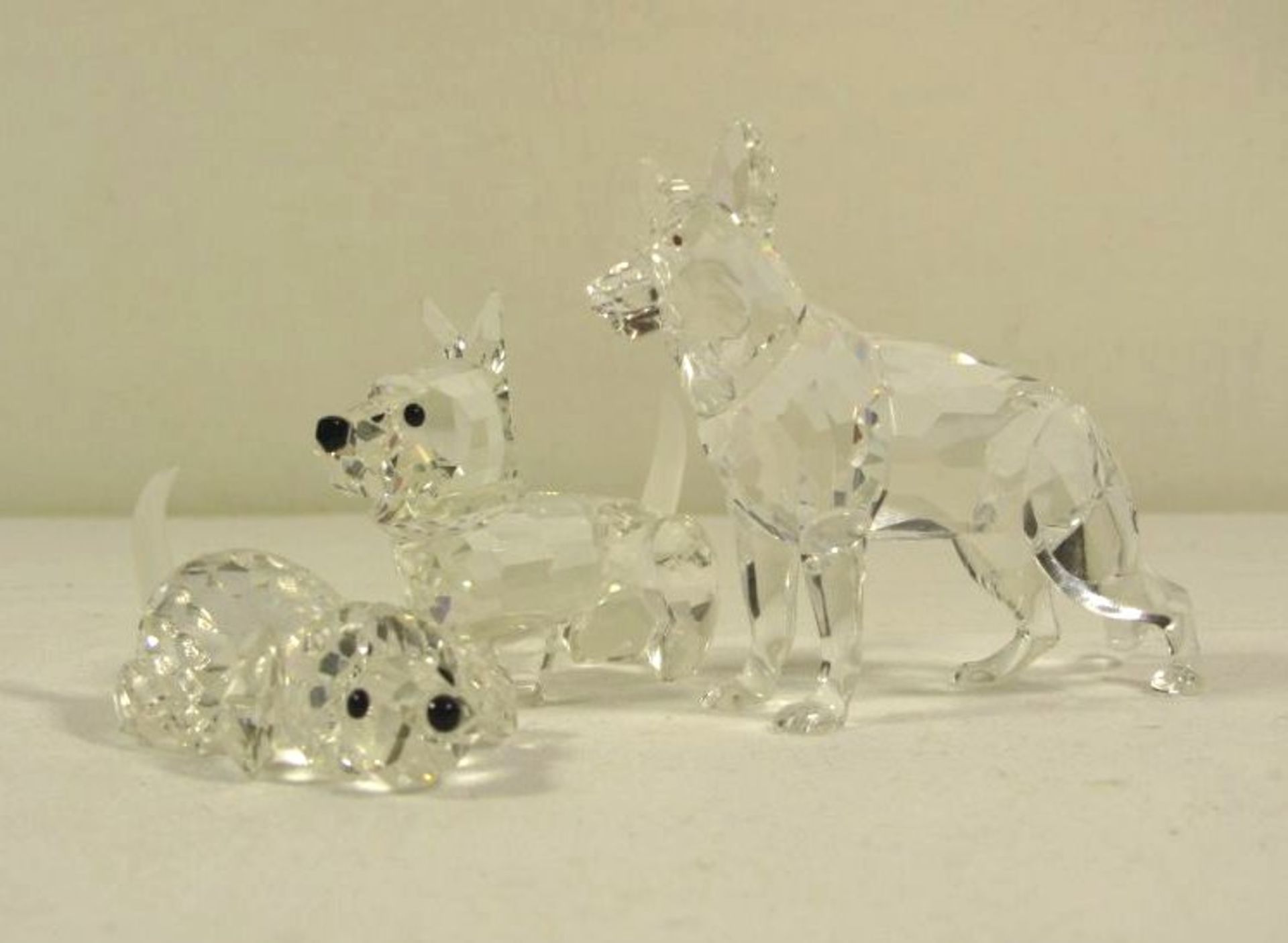 3x div. Hundefiguren, Swarovski, ca. H-5,5cm.