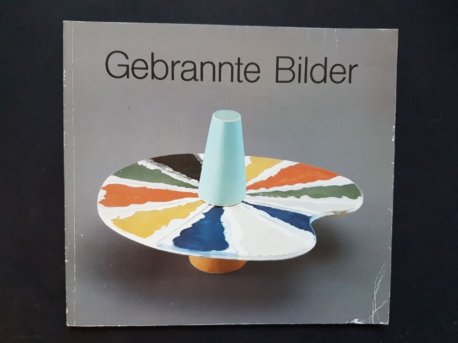 ``Gebrannte Bilder``, Keramische Arbeiten von Roman Scheidl, 1990, Alters-u. Gebrauchsspuren