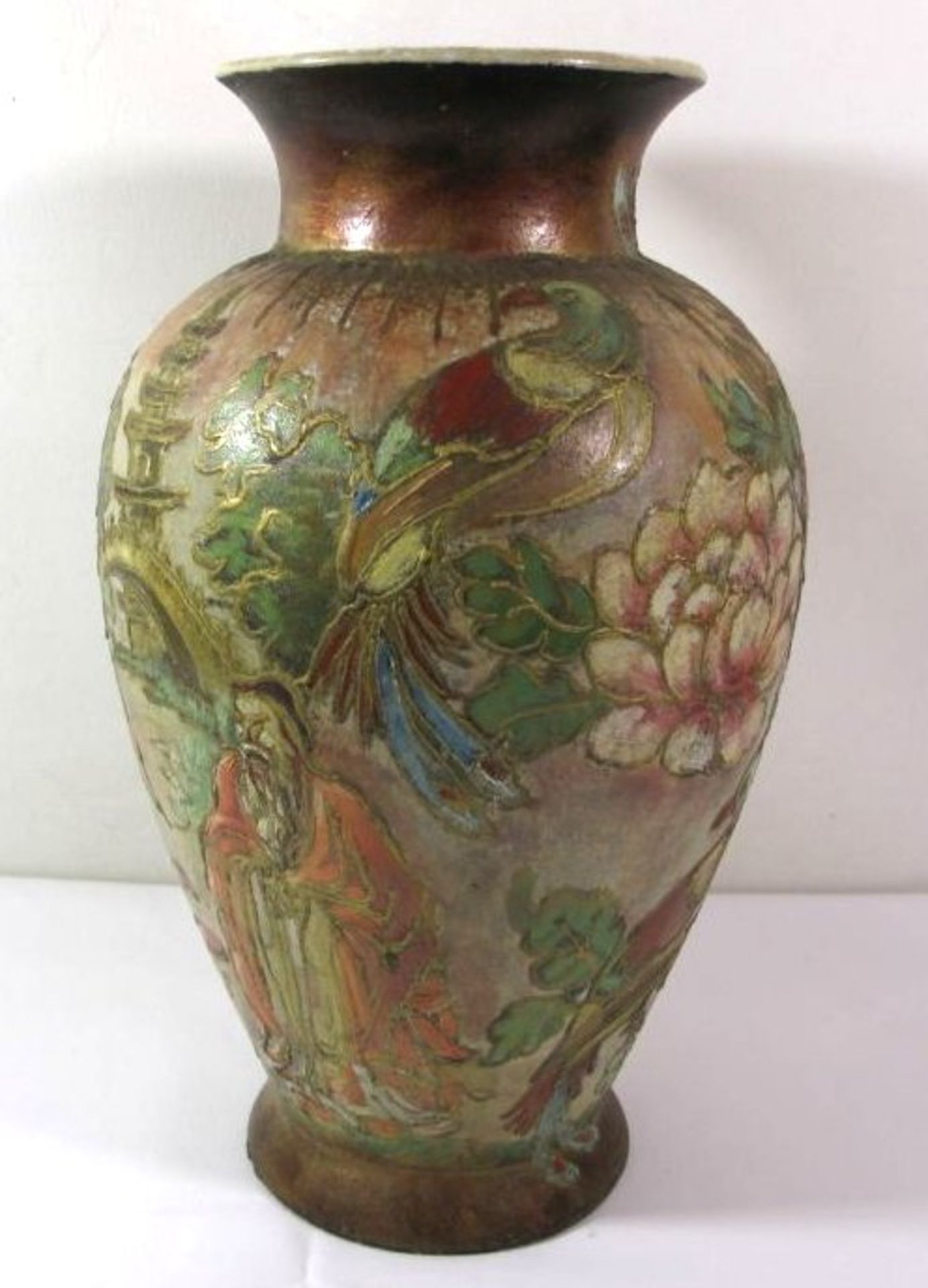 hohe Vase, China-Dekor, Emaillemalerei, teilw. Farbabplatzer, 60/70er Jahre H-34,5cm.