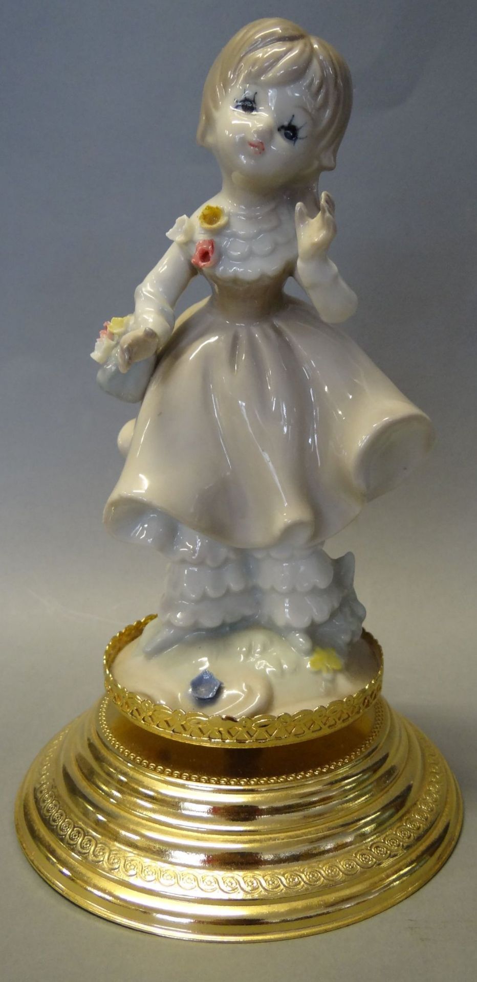 Mädchenfigur auf Kunststoffsockel, Spieluhr, Italy, H-22 c