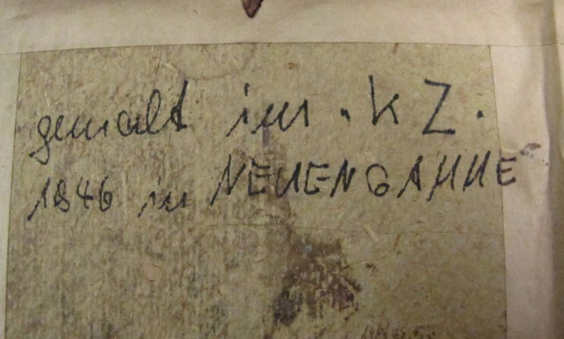 kl. Aquarell "Rosen", undeutl. signiert, verso beschriftet "gemalt im KZ-Neuengamme 1946", gerahmt/ - Bild 5 aus 5