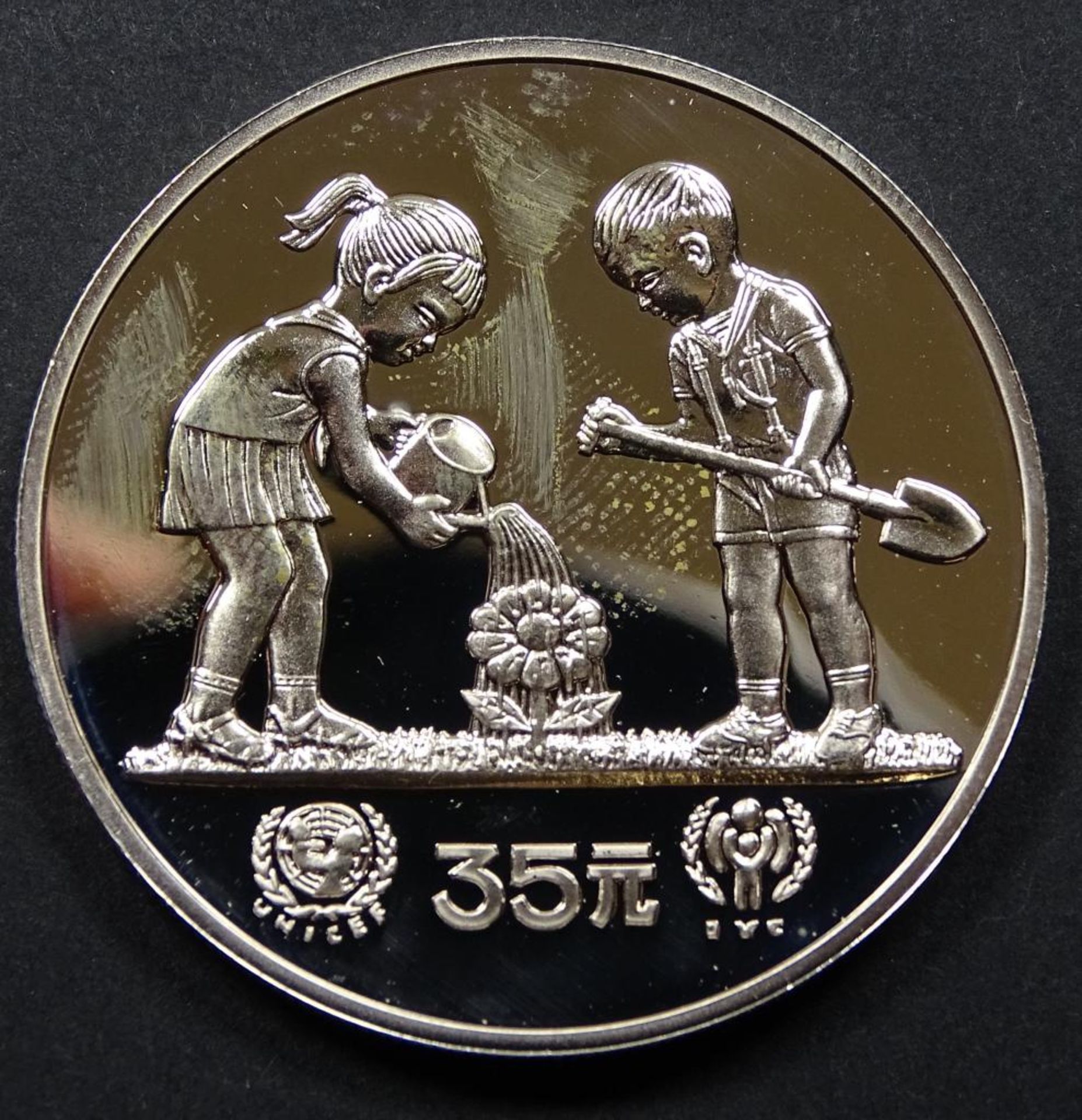 SELTEN! 35 Yuan,China, 1979,"Jahr des Kindes",Silber,d- 36mm,PP, 19,2gr.