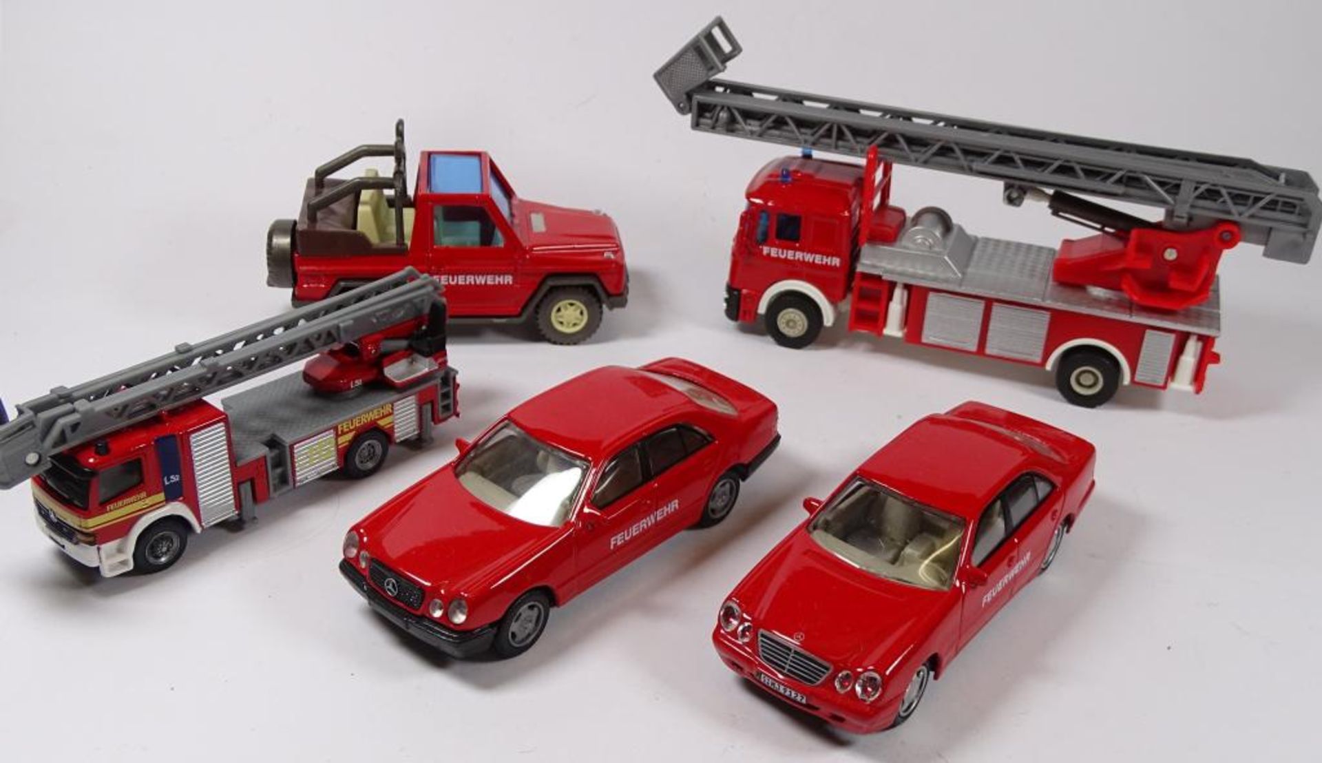 Karton mit 15x div. Feuerwehrwagen etc., div. Hersteller - Bild 7 aus 9