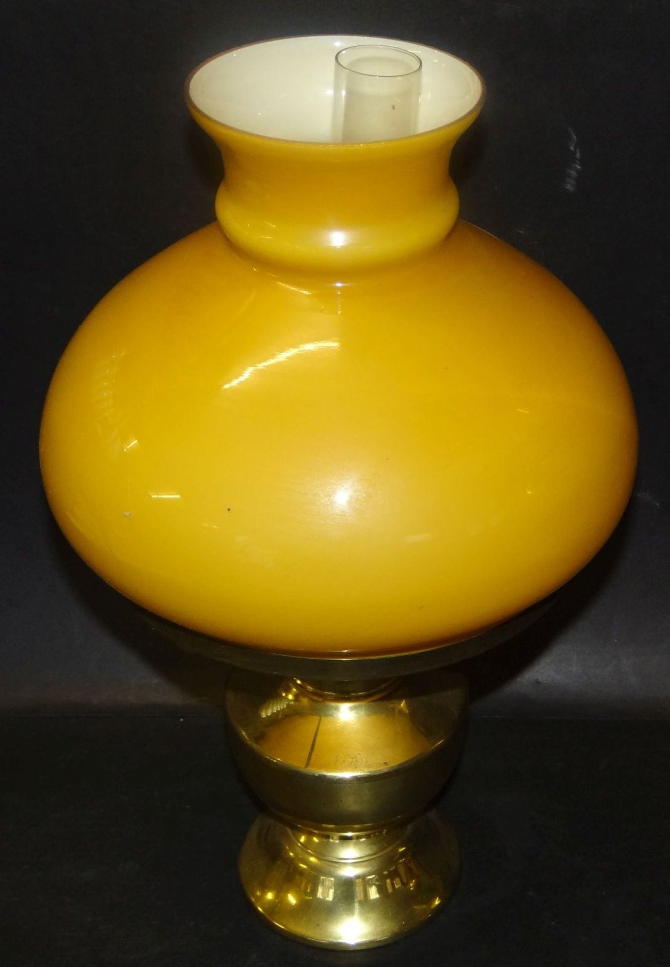 kleine Petroleumlampe mit gelben Schirm, H-37 cm