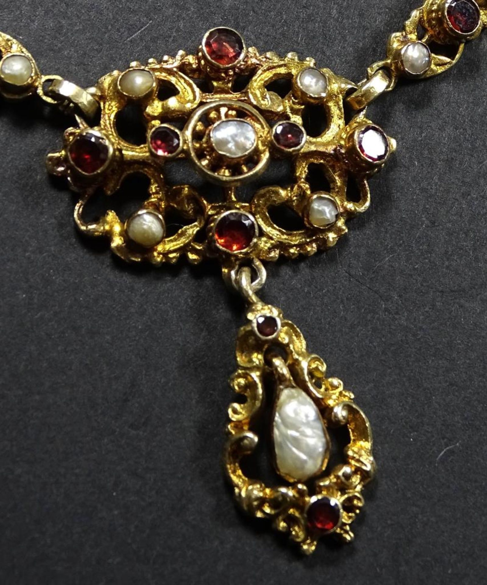 Schönes antikes Collier um 1750, Silber,Feuer-vergoldet,Granat und Flußperlen,ca.L- 40cm, - Bild 7 aus 8